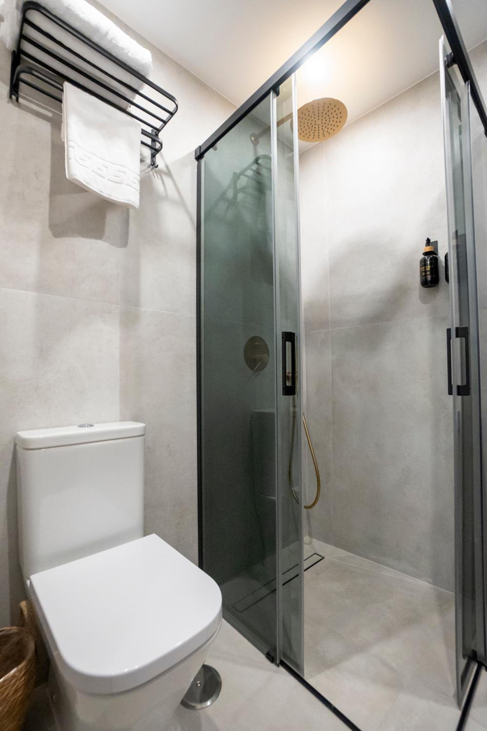 Double Room with Private Bathroom photo 2