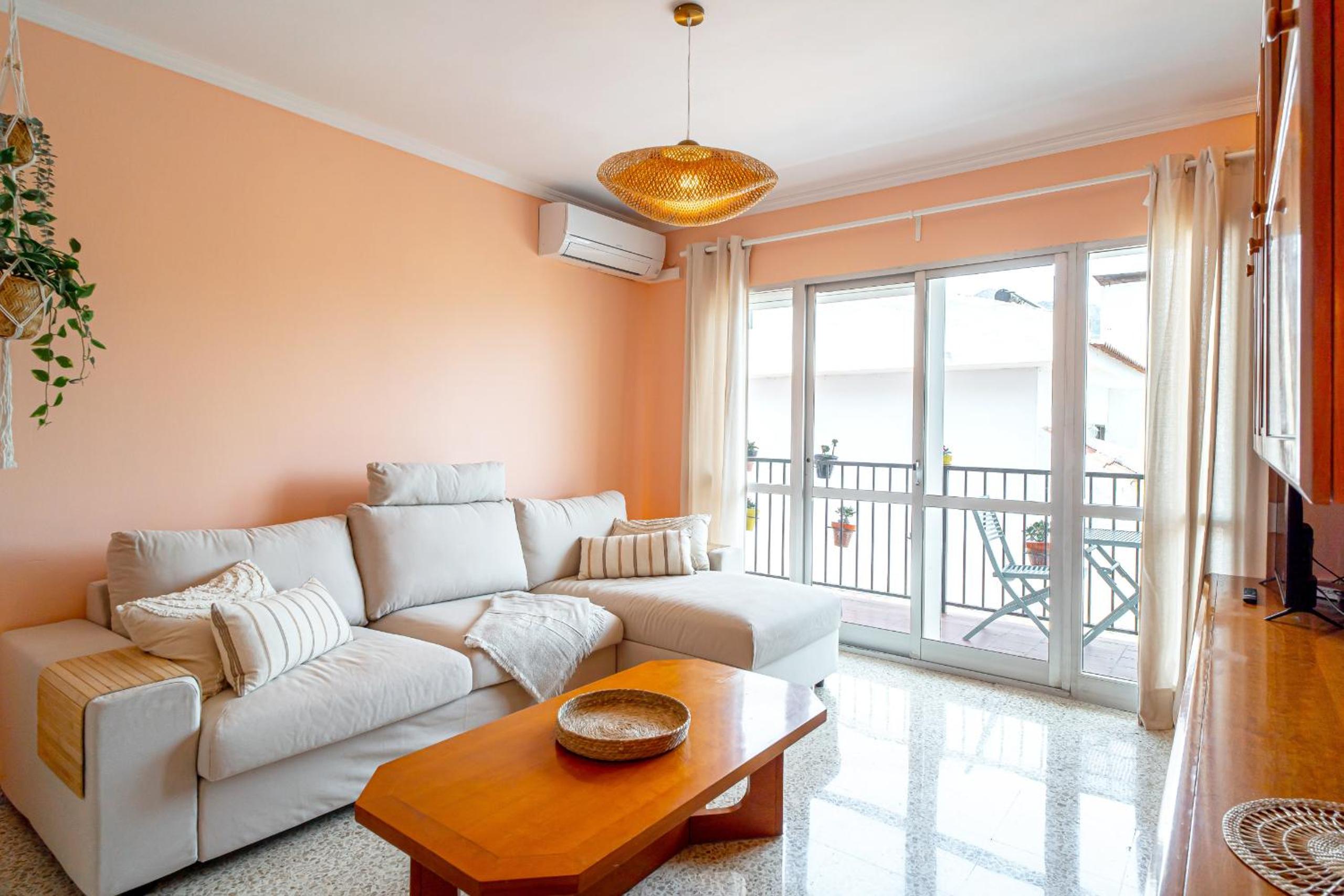 Apartamento de dos habitaciones con balcón