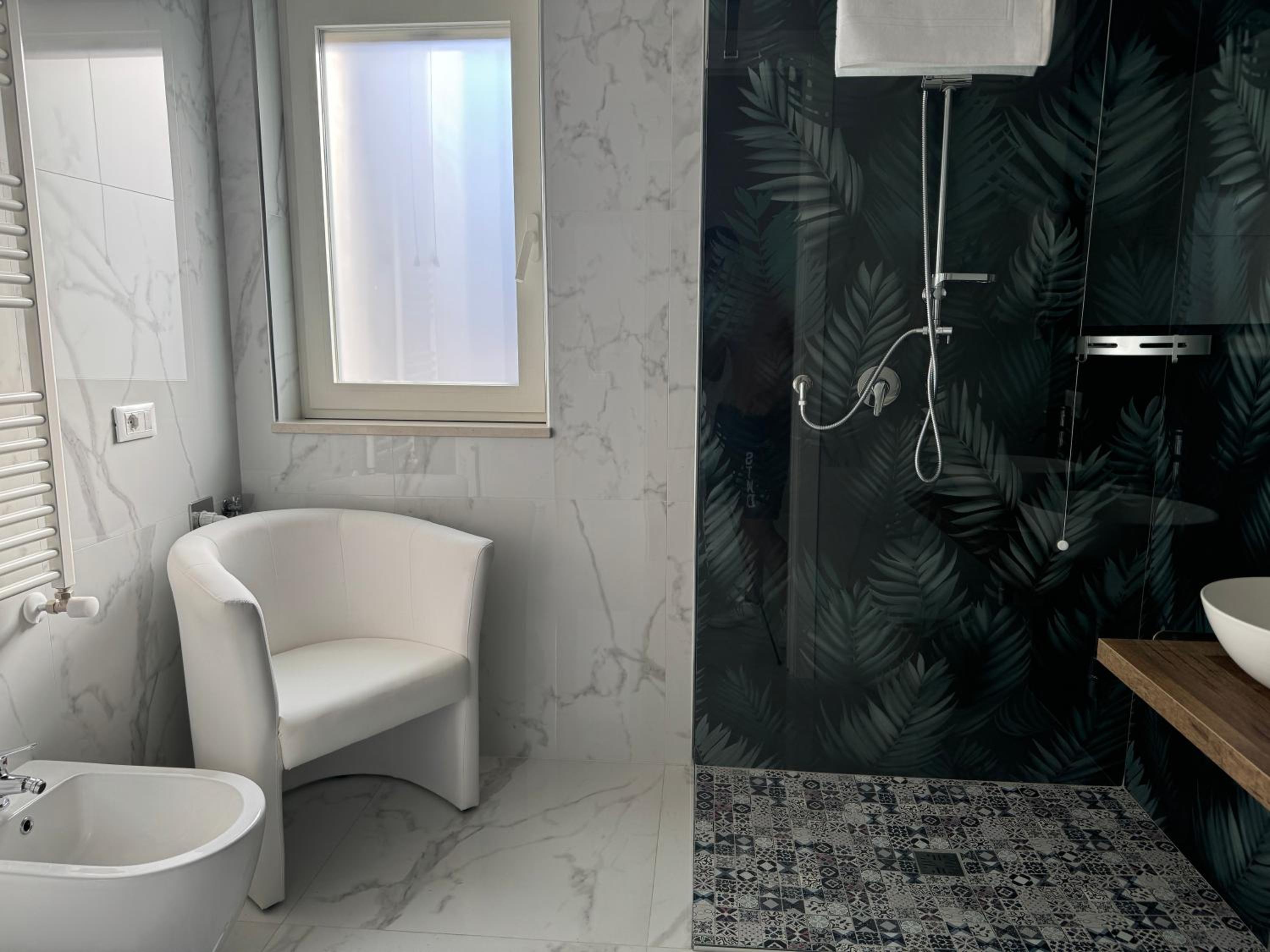 King Room with Spa Bath photo 2
