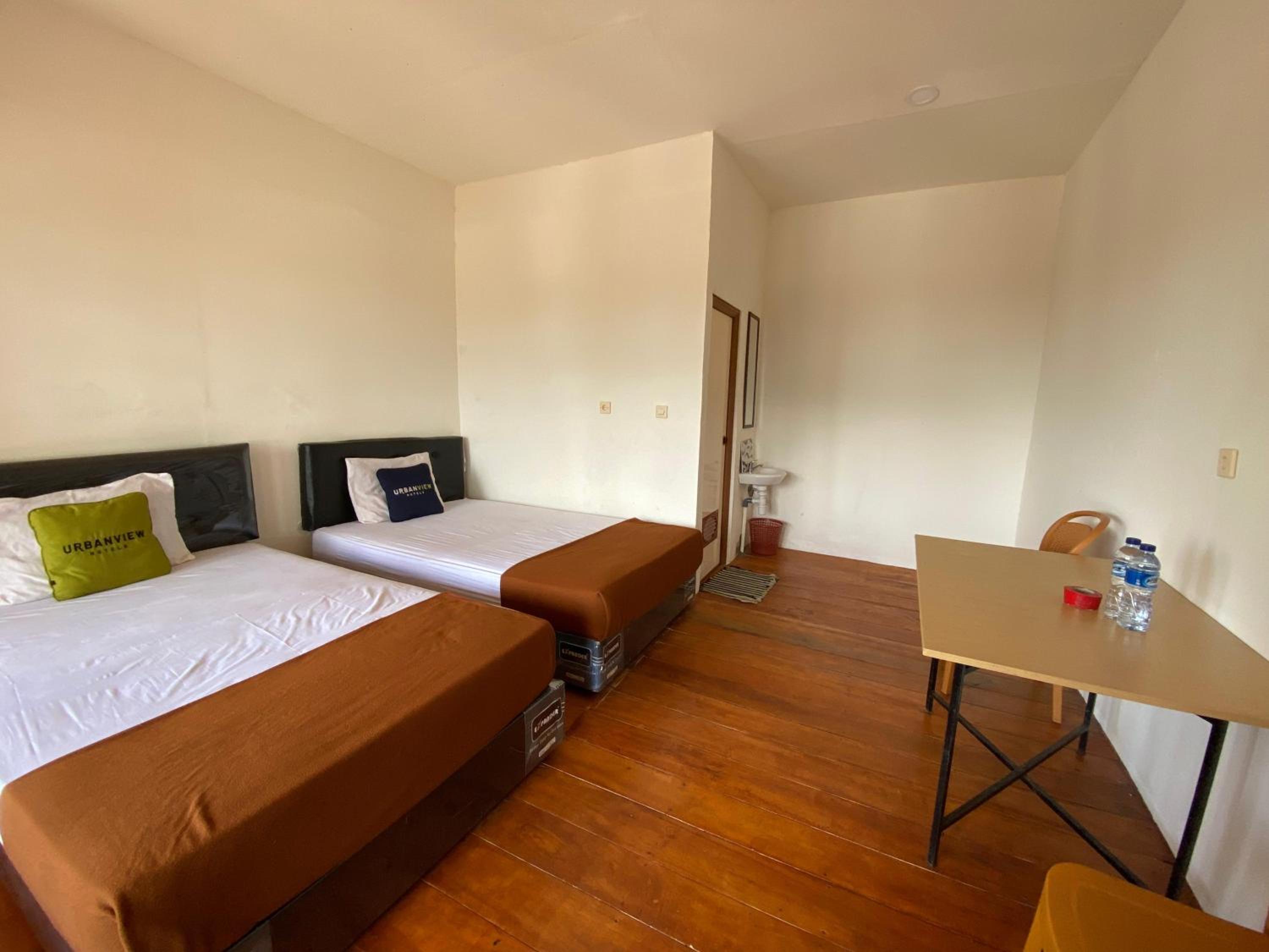 Twin Room - Photo 6