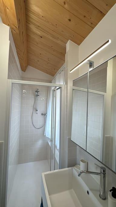 One-Bedroom House photo 2