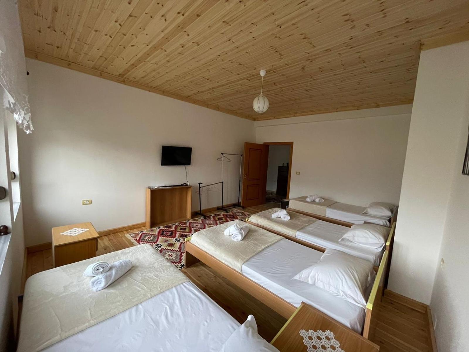 Classic Quadruple Room photo 3