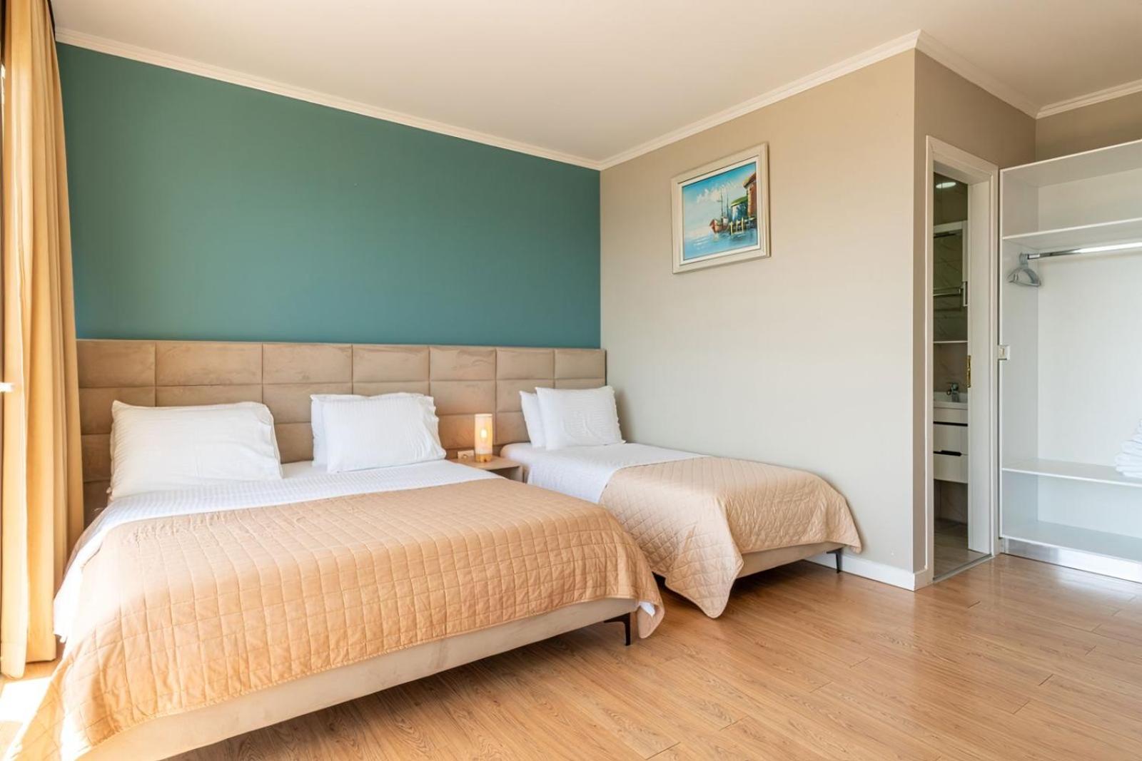 Standard Triple Room with Sea View