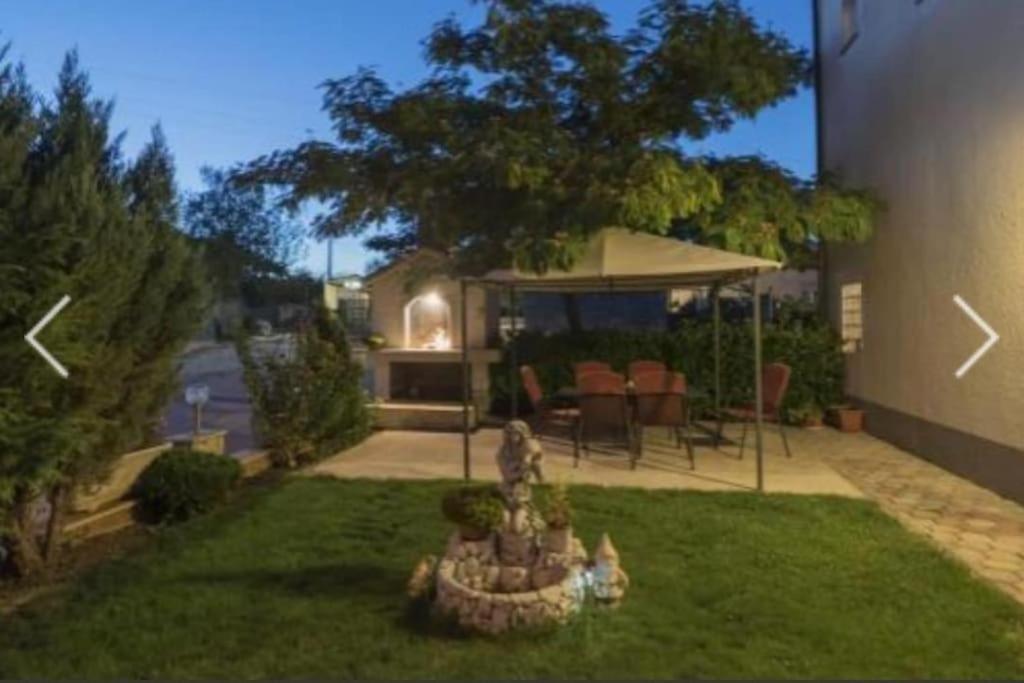 Villa photo 3