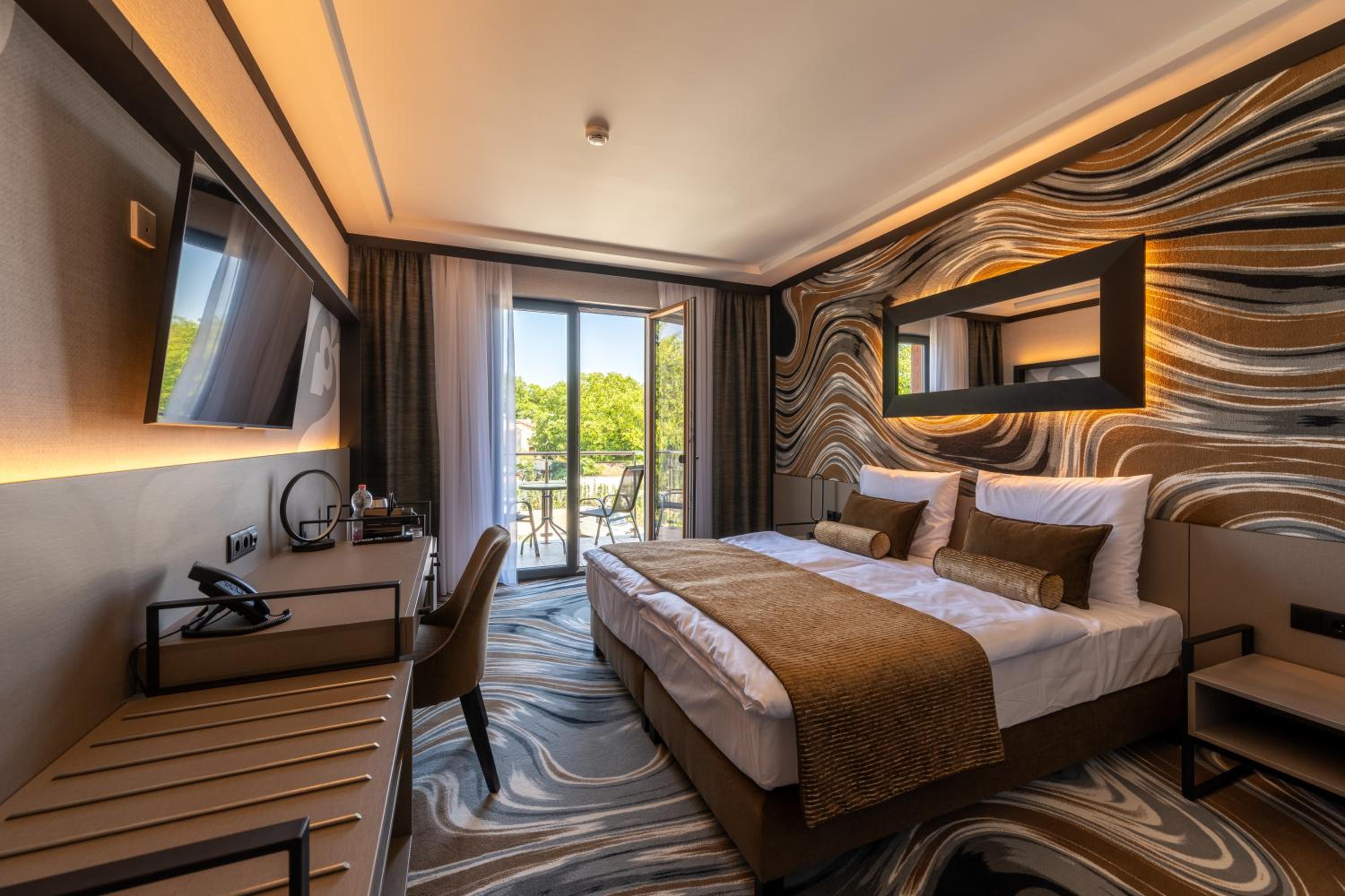Superior Queen Room