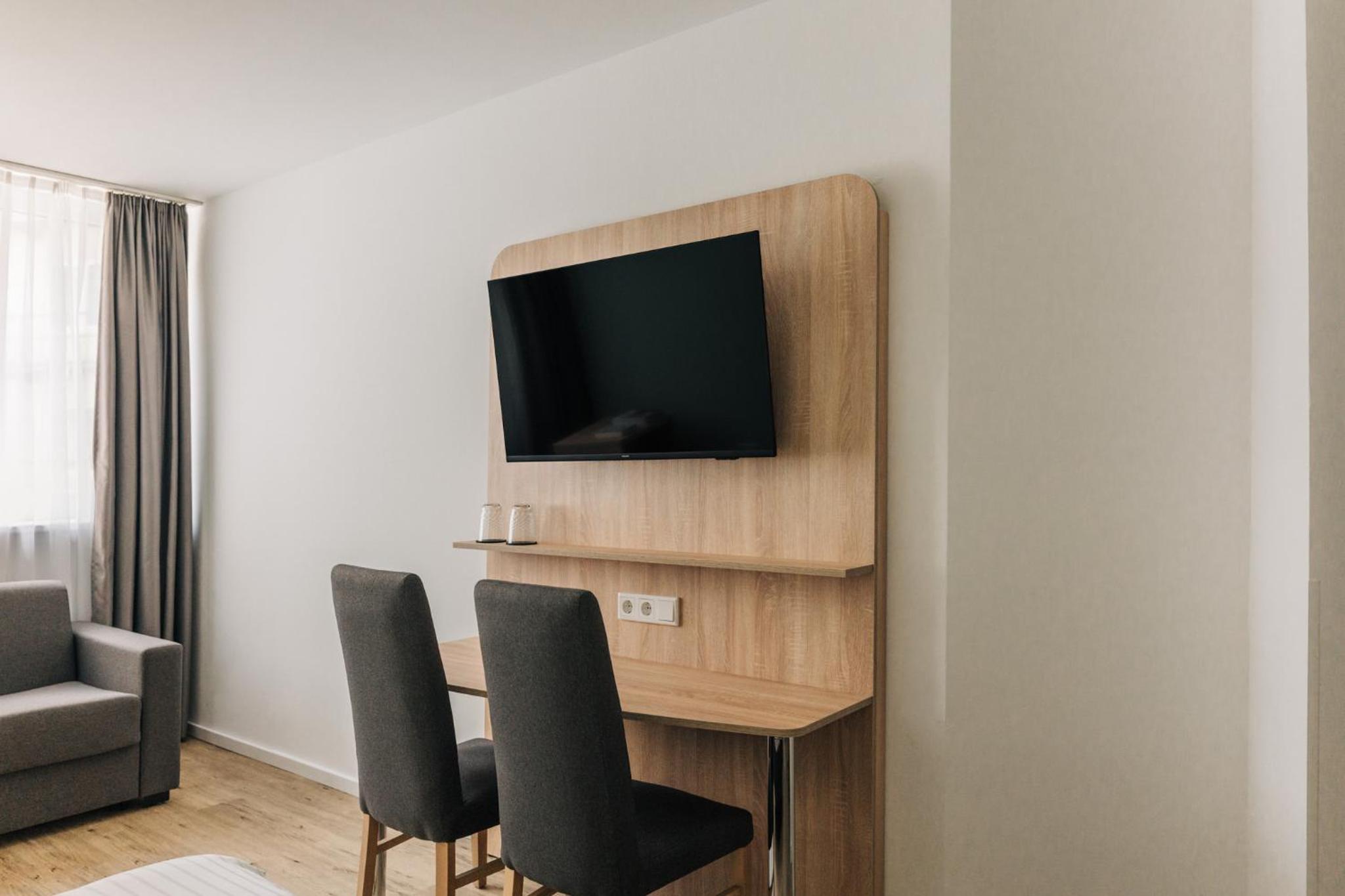 Family Room - Photo 12