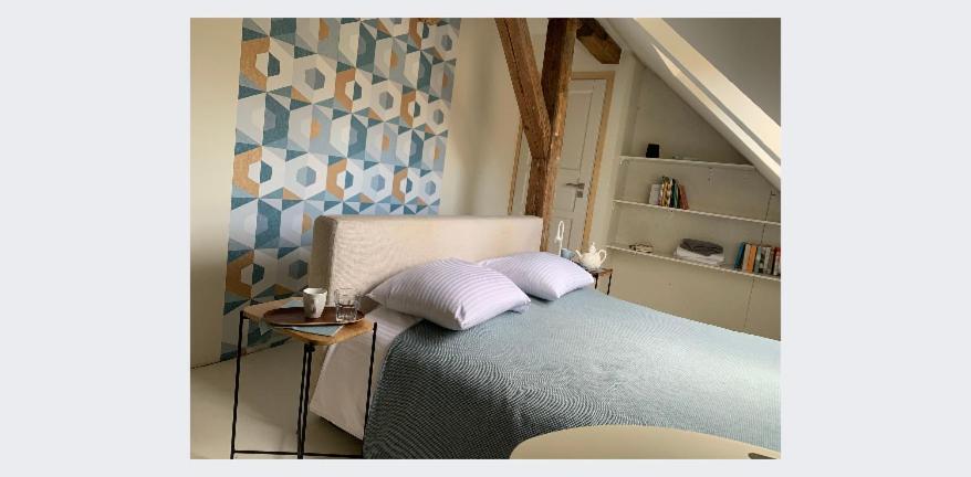 Five-Bedroom House photo 1