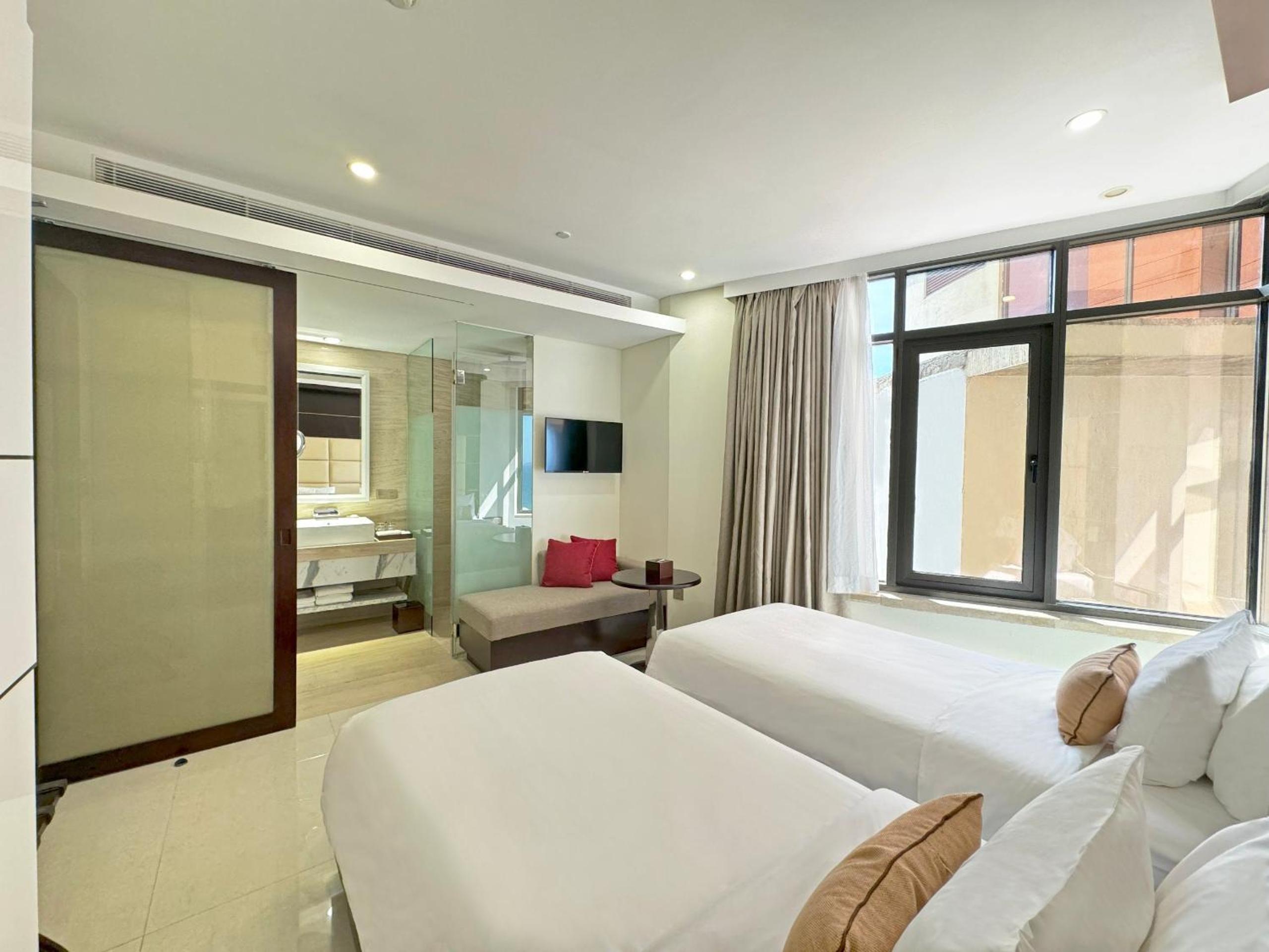 Superior Twin Room photo 2