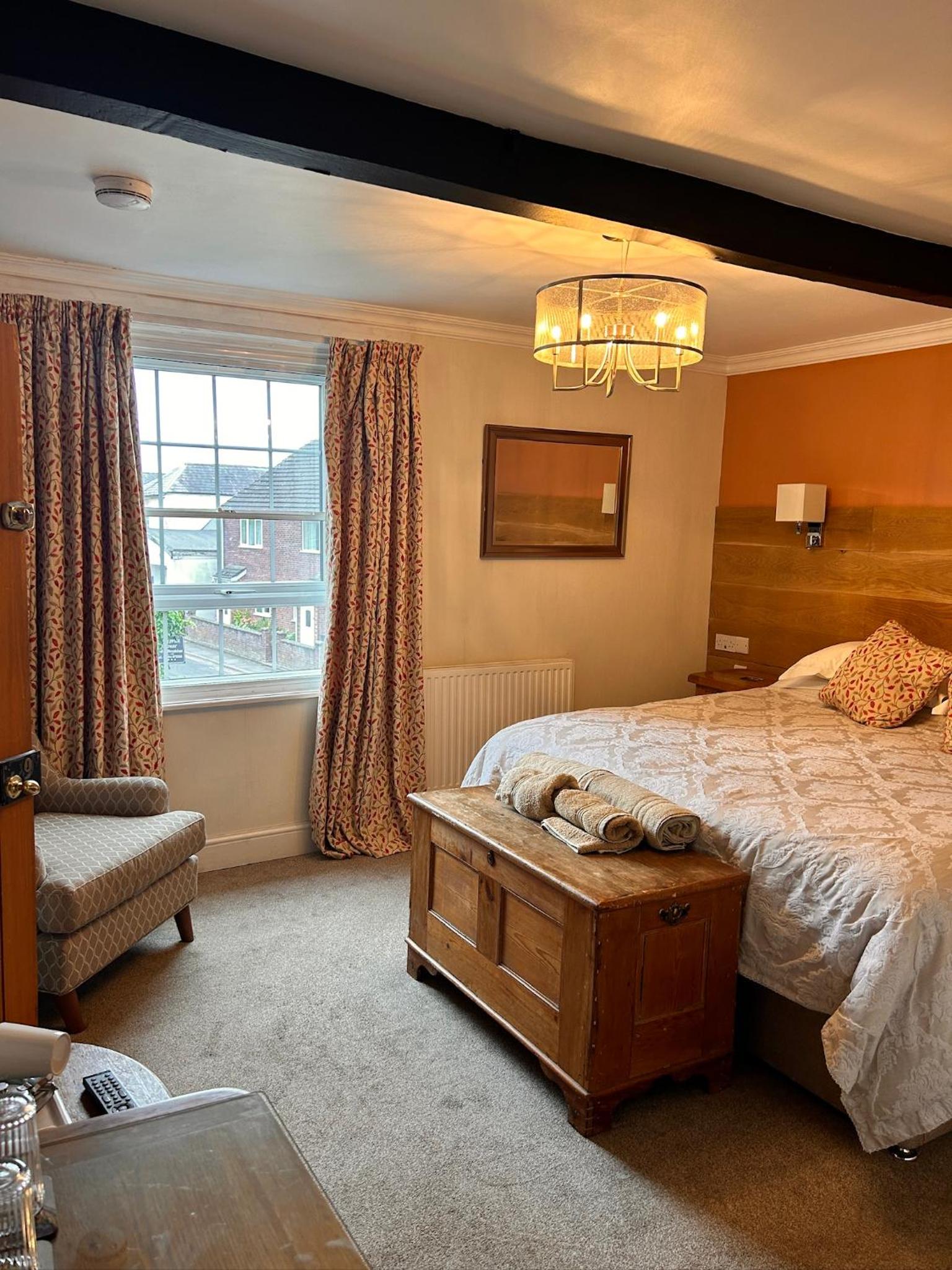 Deluxe Double or Twin Room - Photo 2