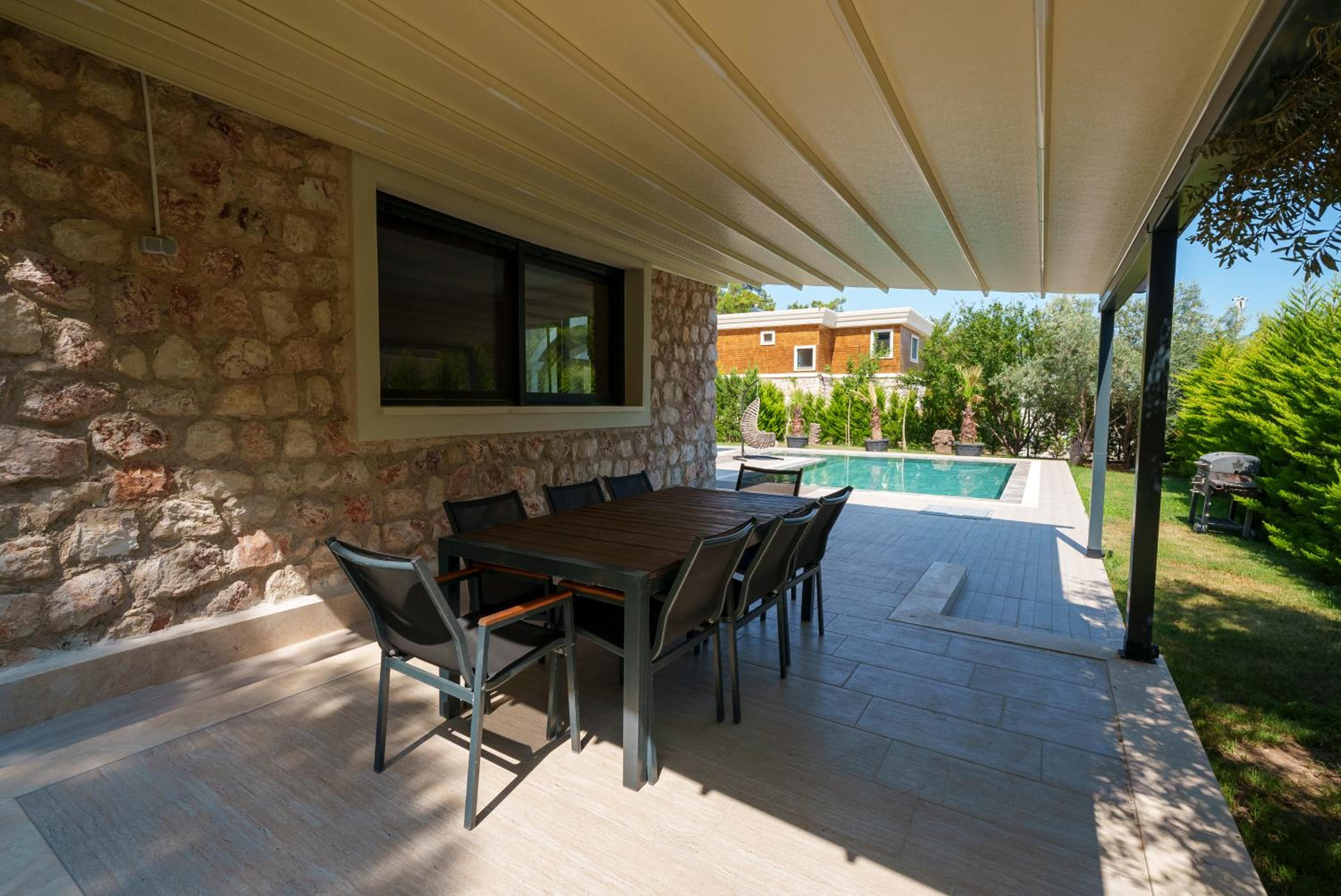 Villa With Private Pool photo 2