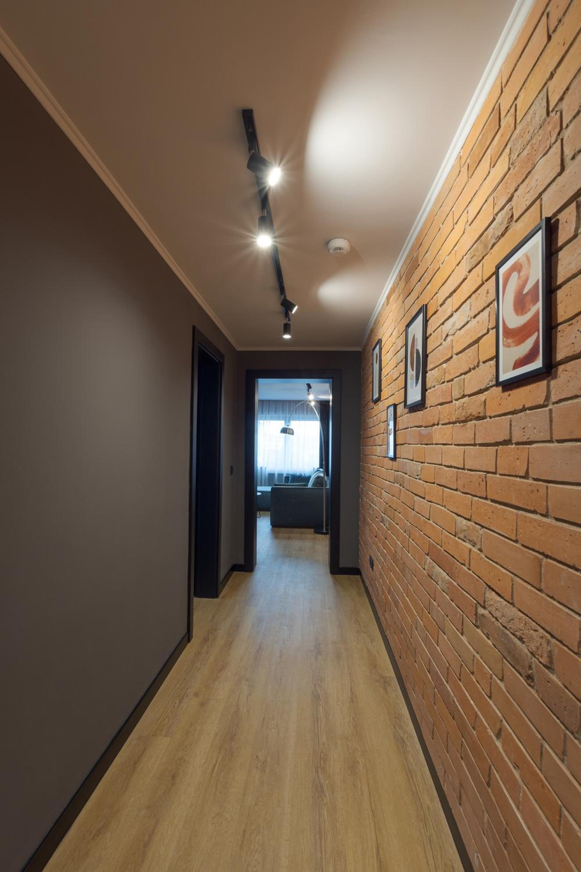 One-Bedroom Deluxe Apartment
