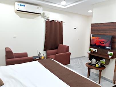 Two-Bedroom Apartment with Balcony