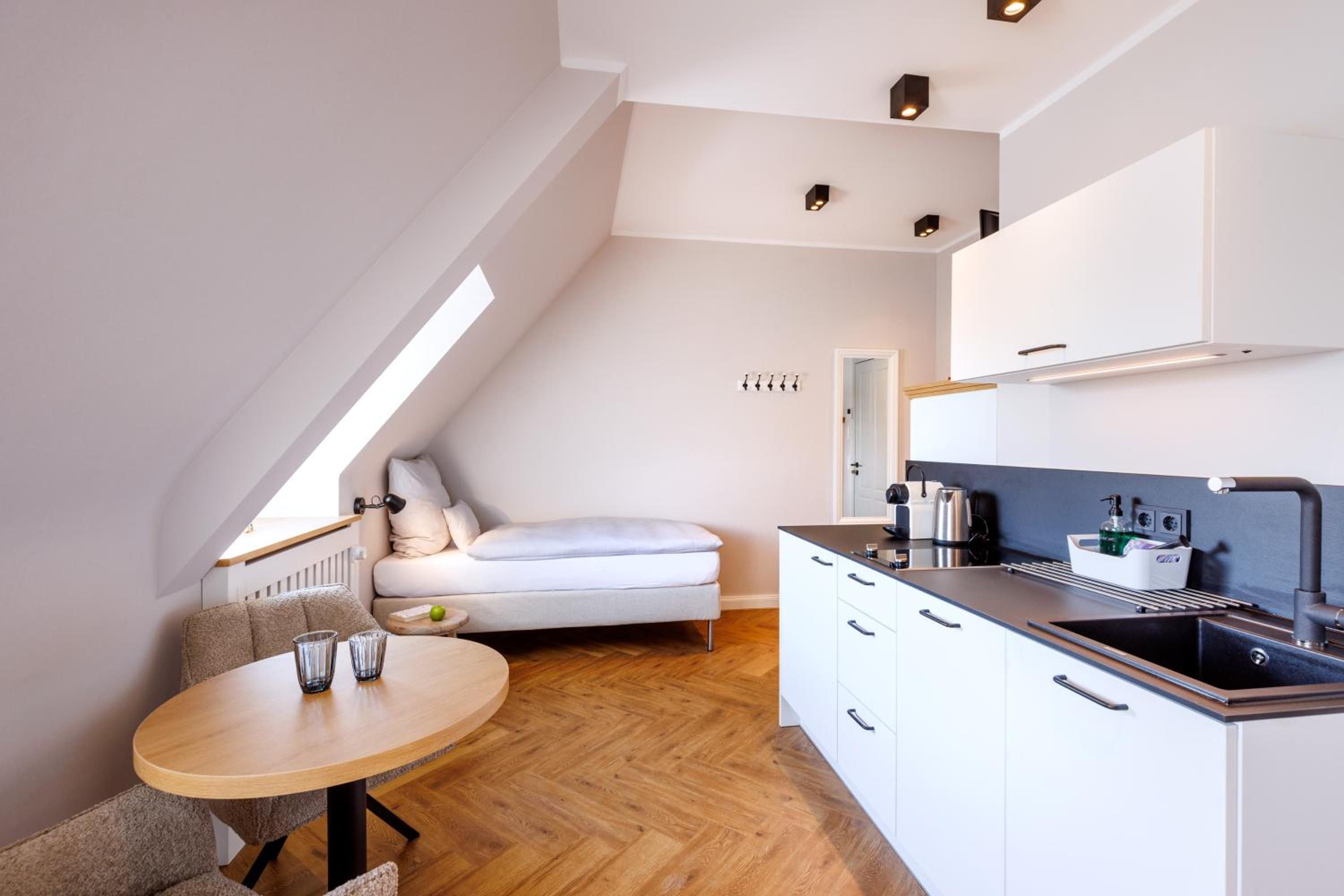 Deluxe Apartment photo 2