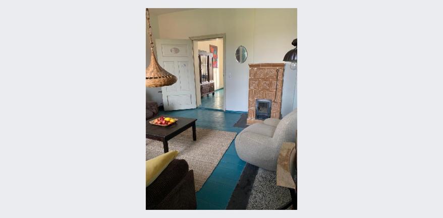 Five-Bedroom House photo 3