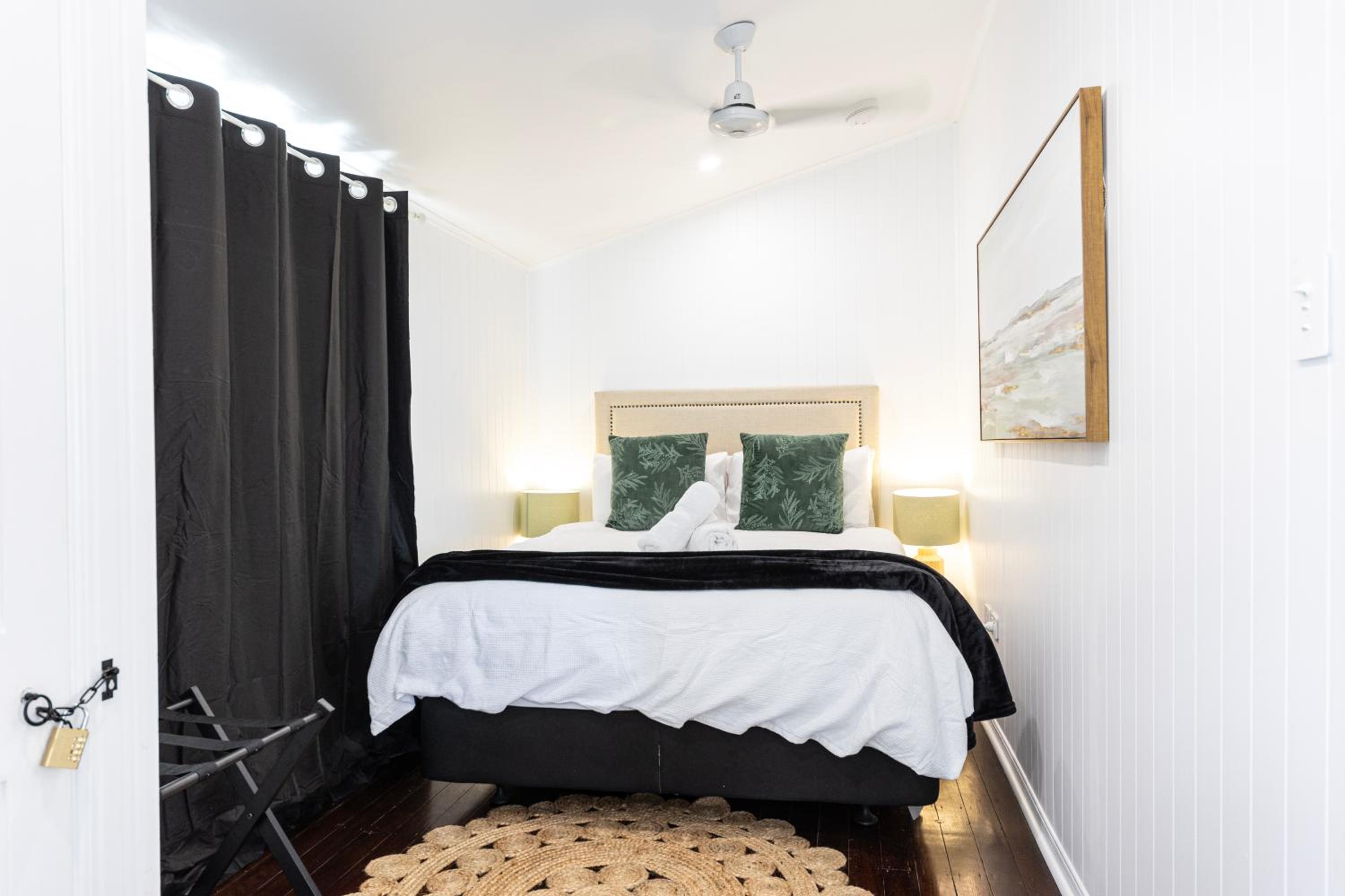 Four-Bedroom House photo 1