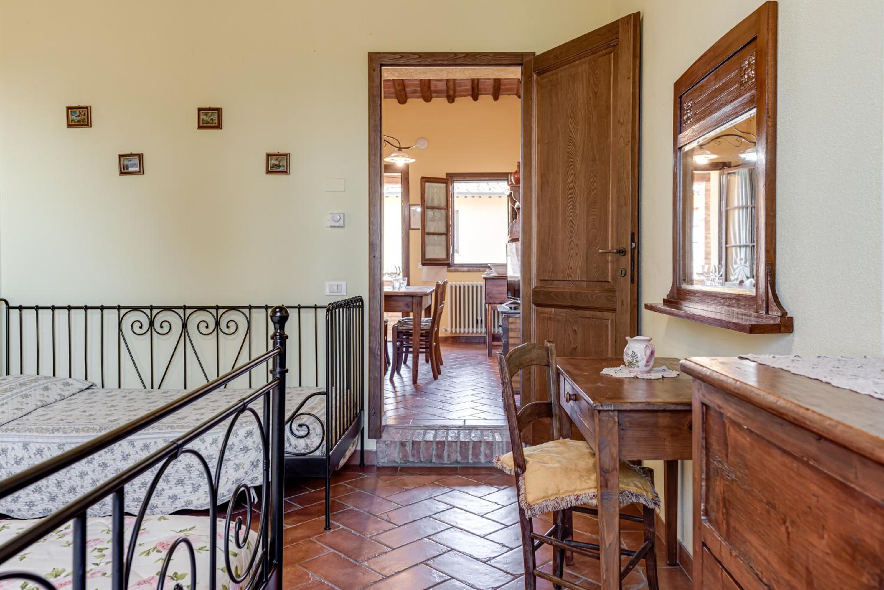 One-Bedroom Apartment with Garden View photo 2