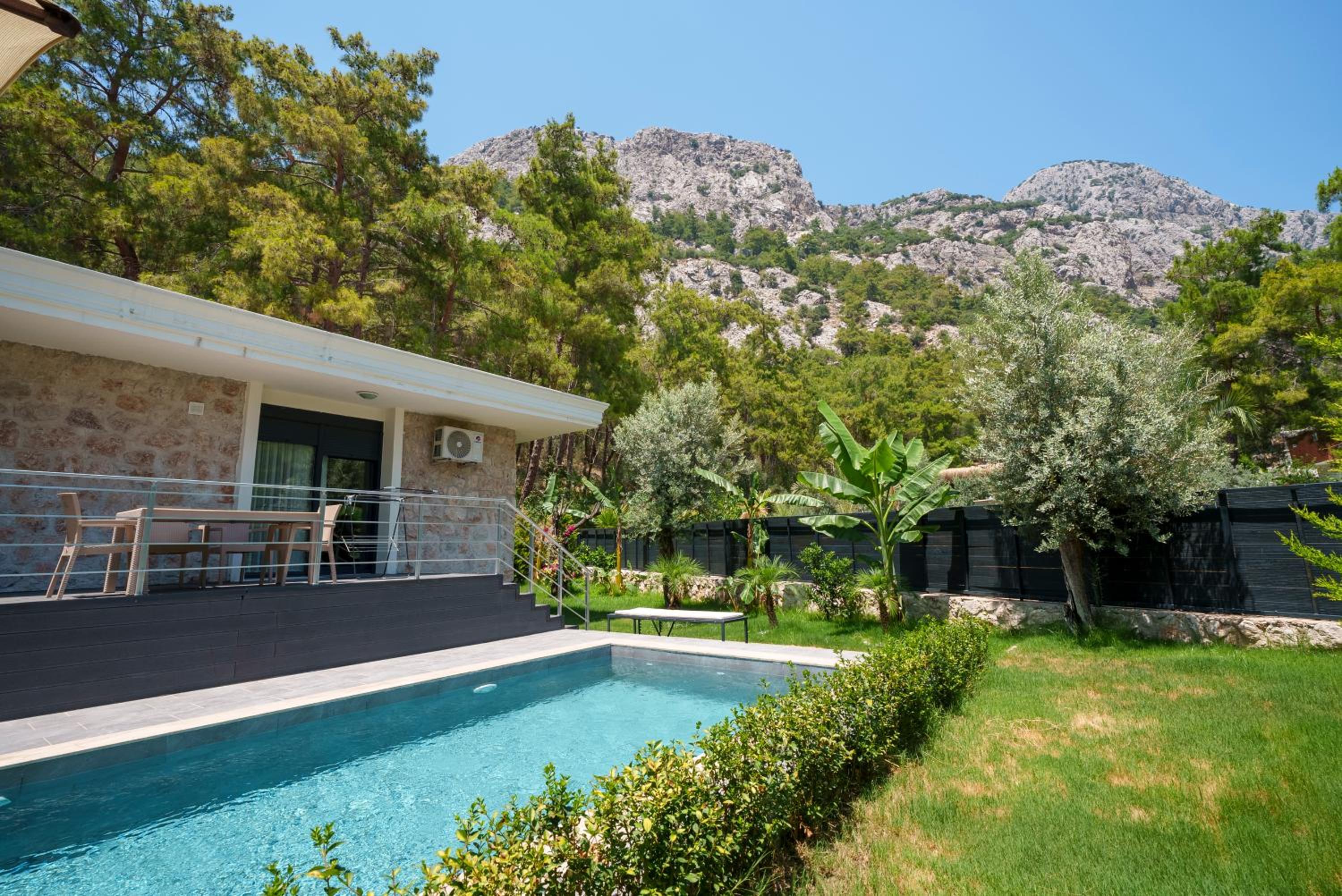 Villa With Private Pool photo 2