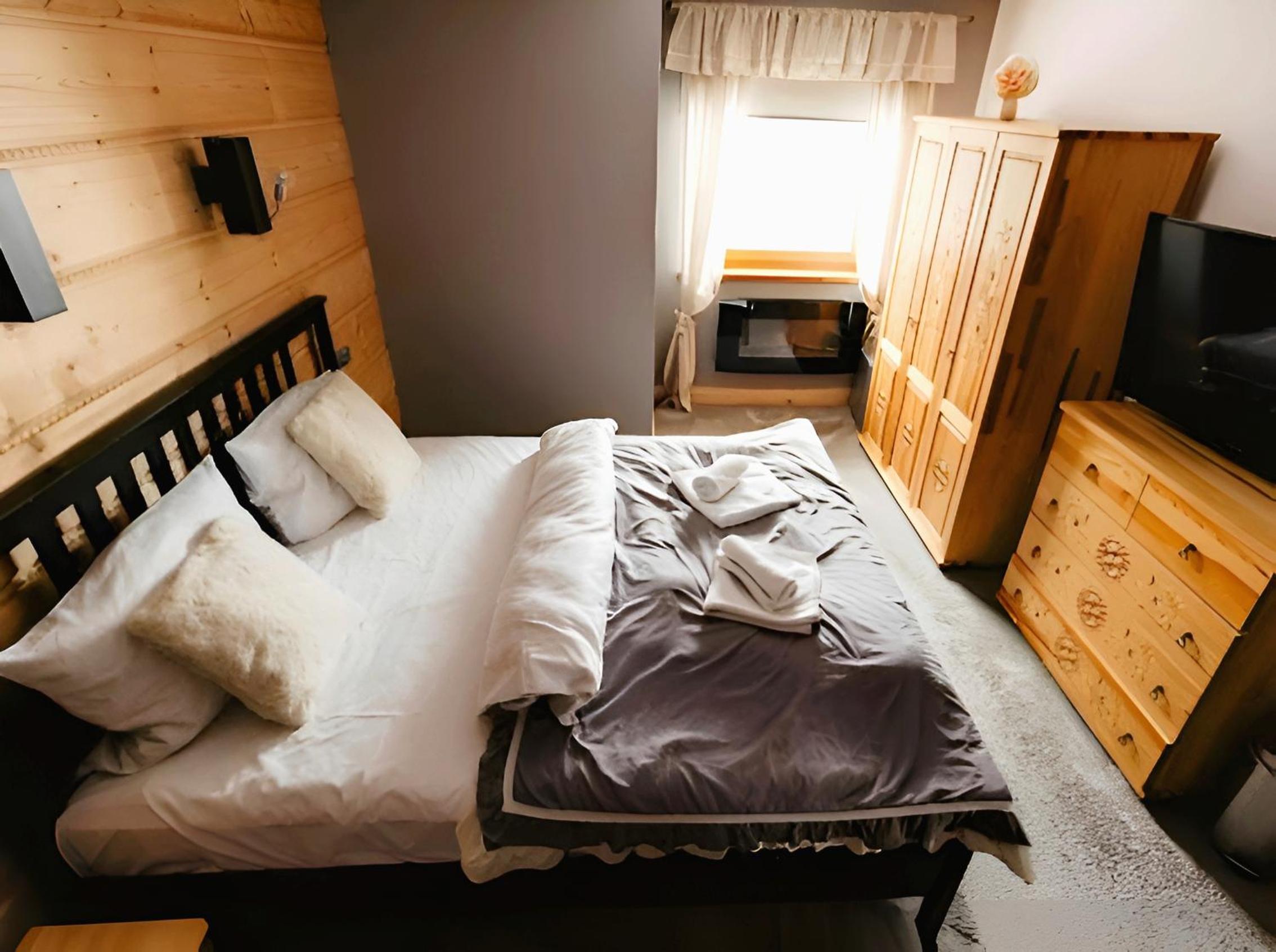 Quadruple Room - Photo 12