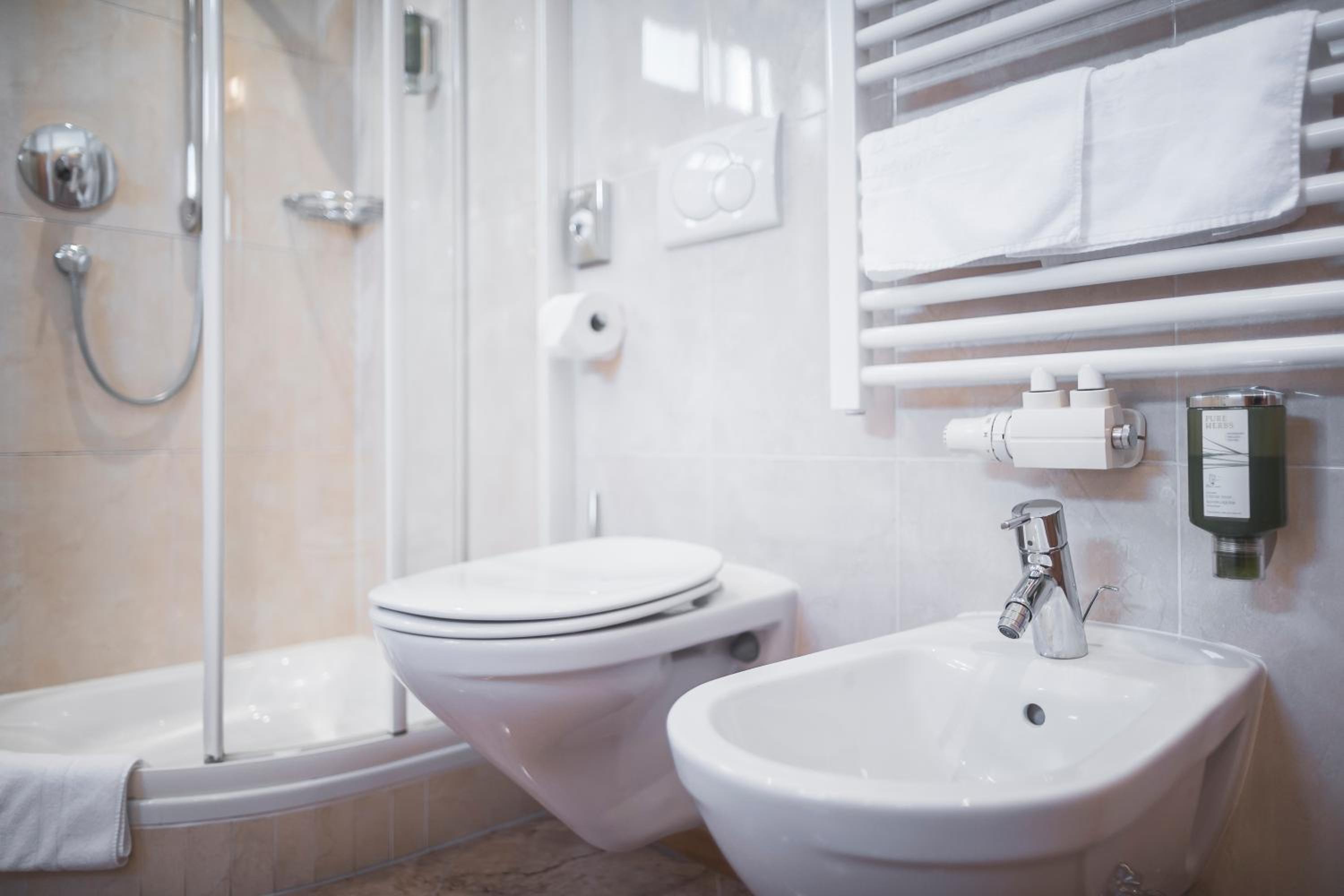Classic Double Room with Whirlpool Bath - Photo 3