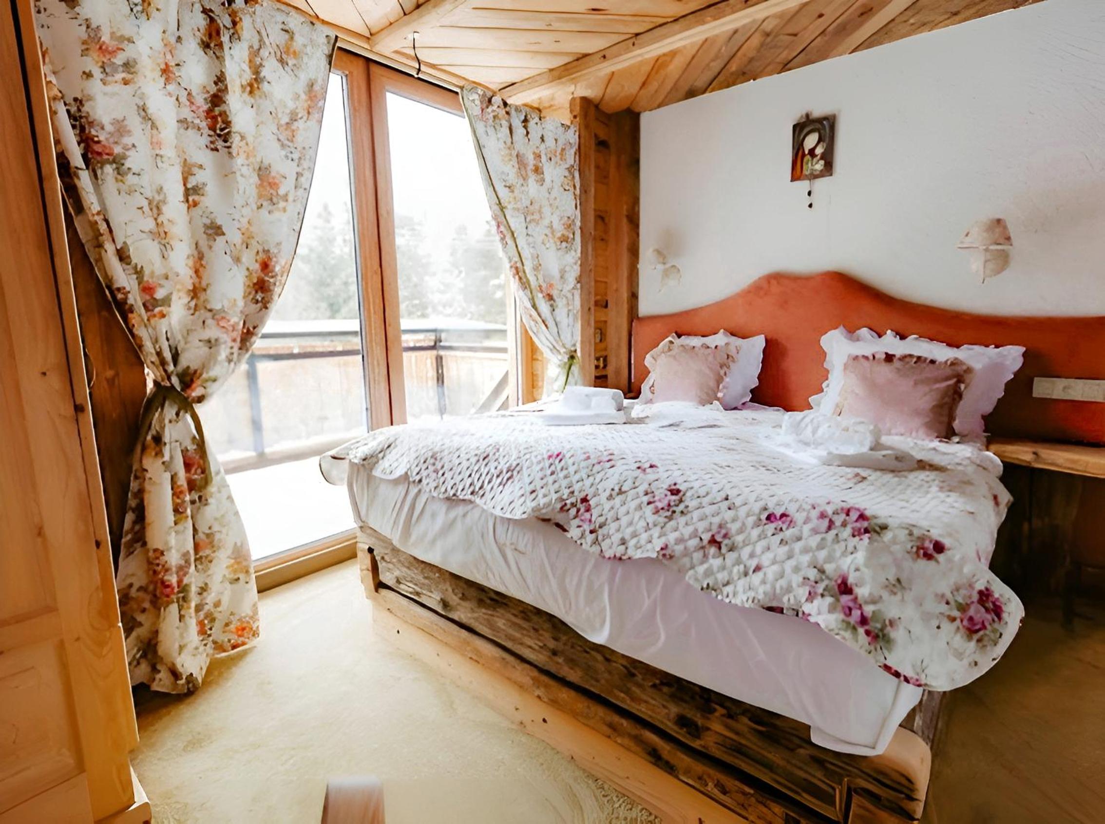 Double Room - Photo 2