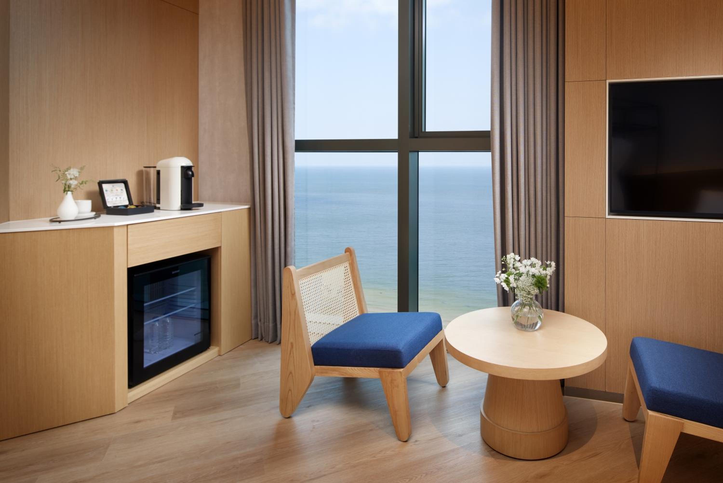 Junior Suite Family Twin Ocean View (Ondol)