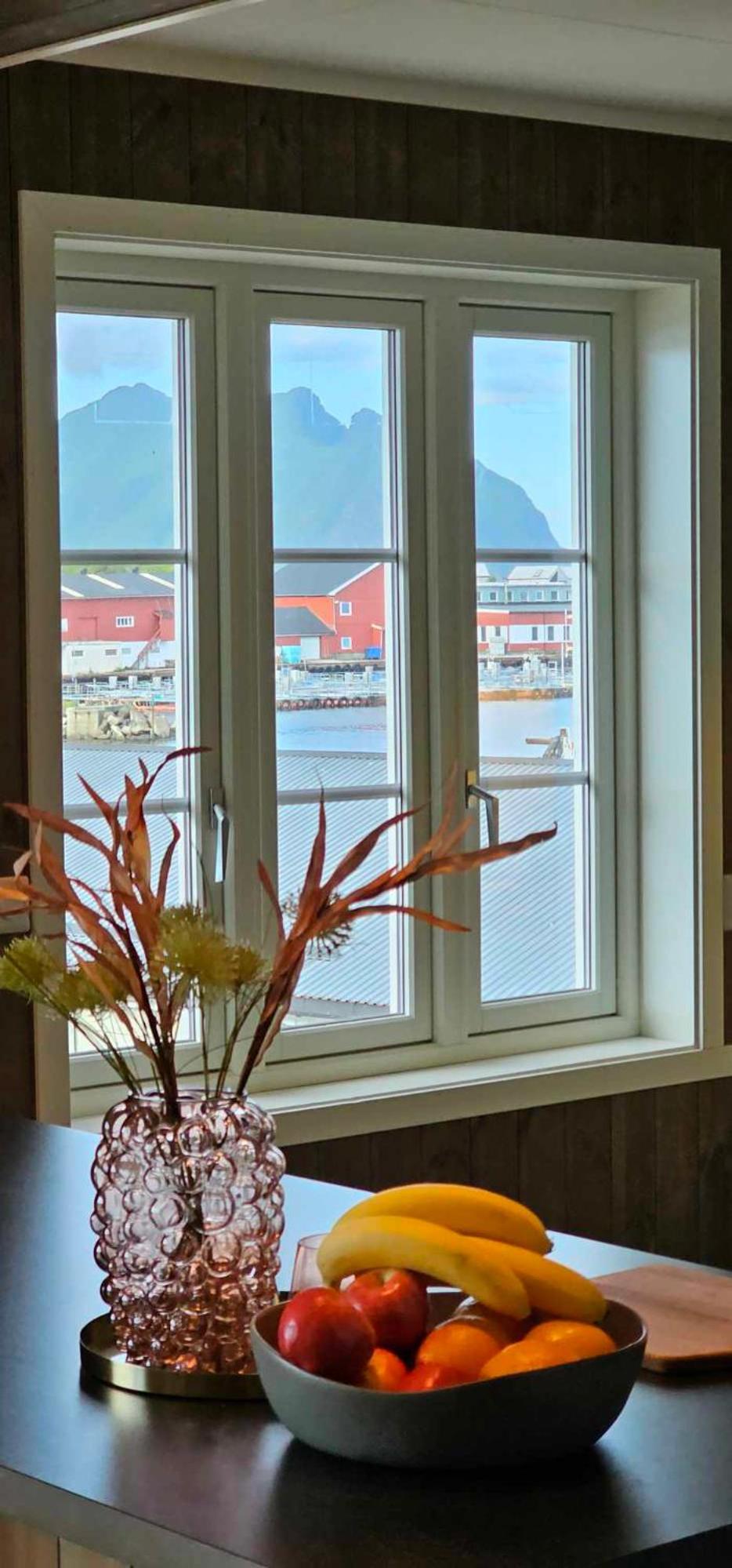 Large Apartment with View and Balcony - Photo 3