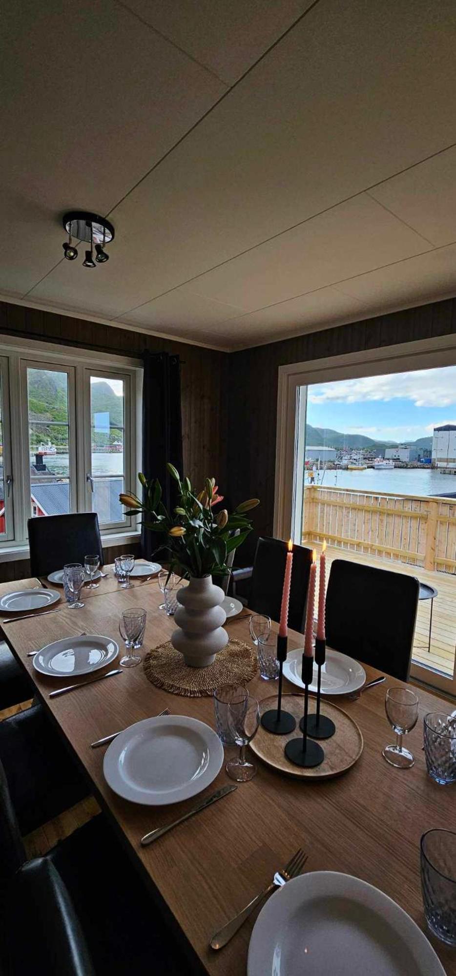 Large Apartment with View and Balcony - Photo 21