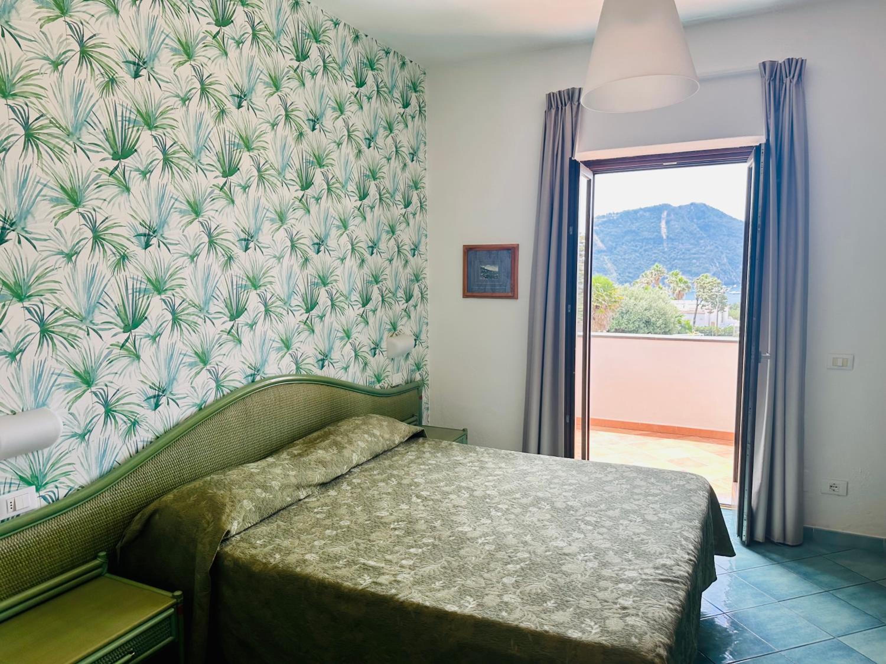 Double Room with Balcony and Sea View