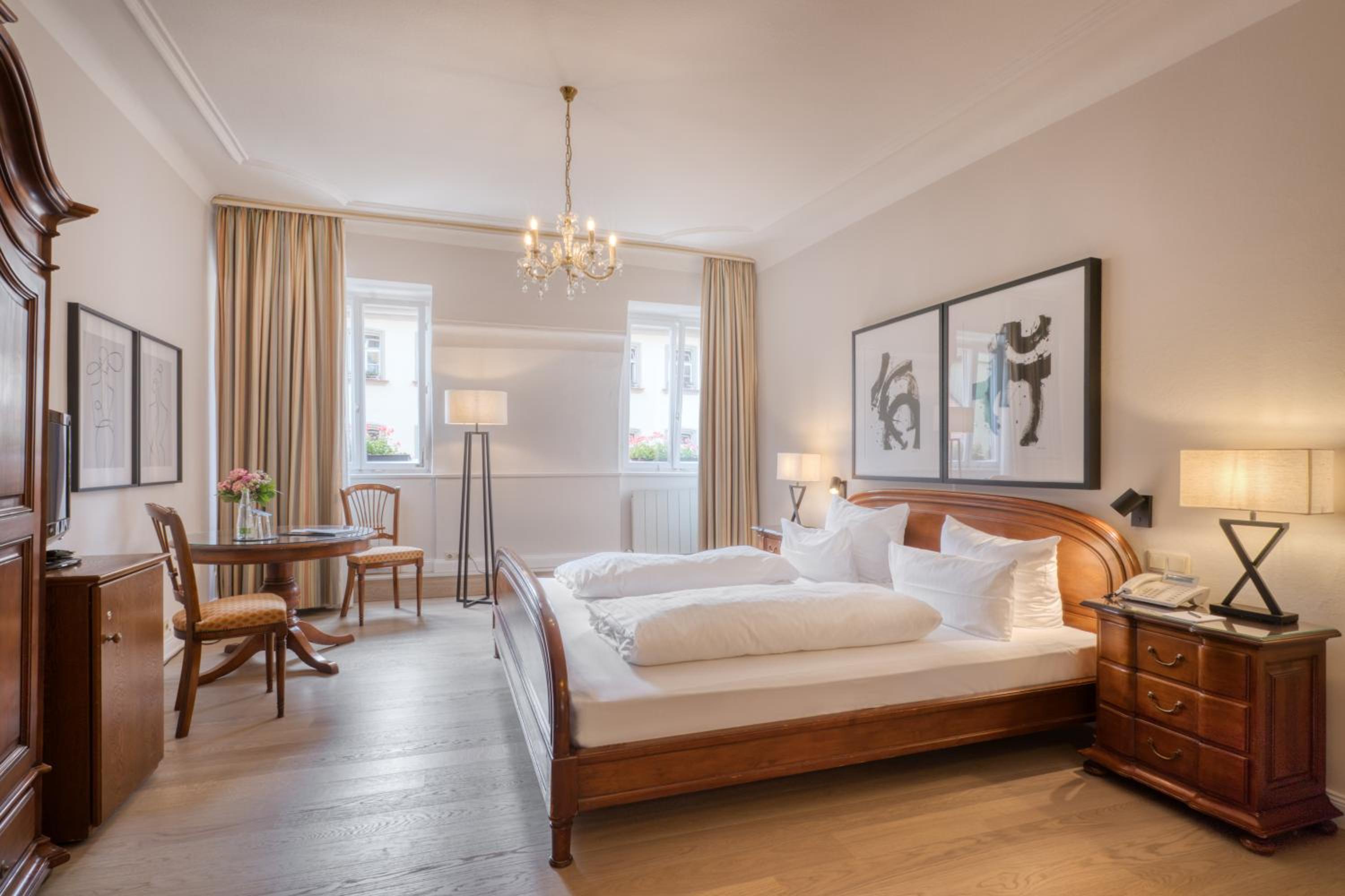 Standard Double Room - Photo 10