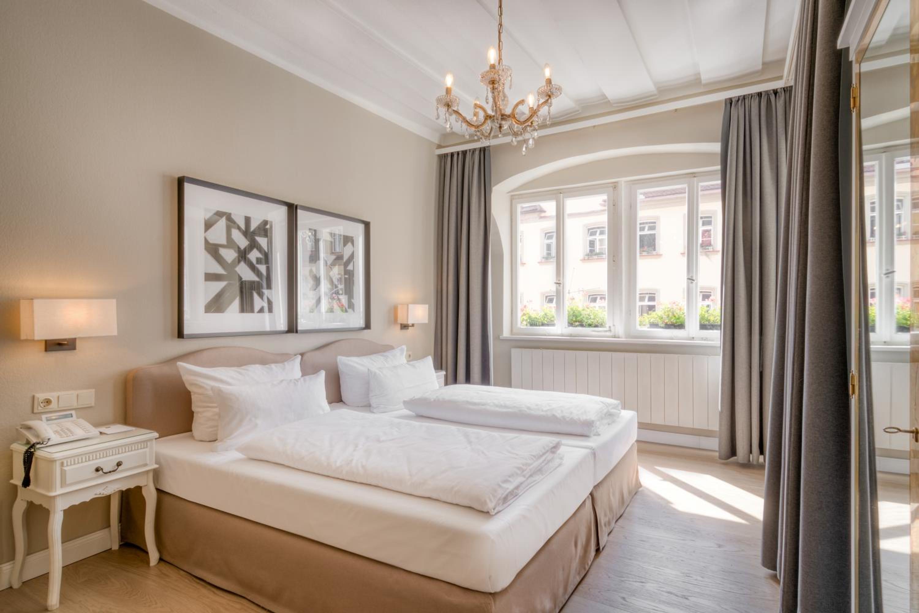 Standard Double Room - Photo 6