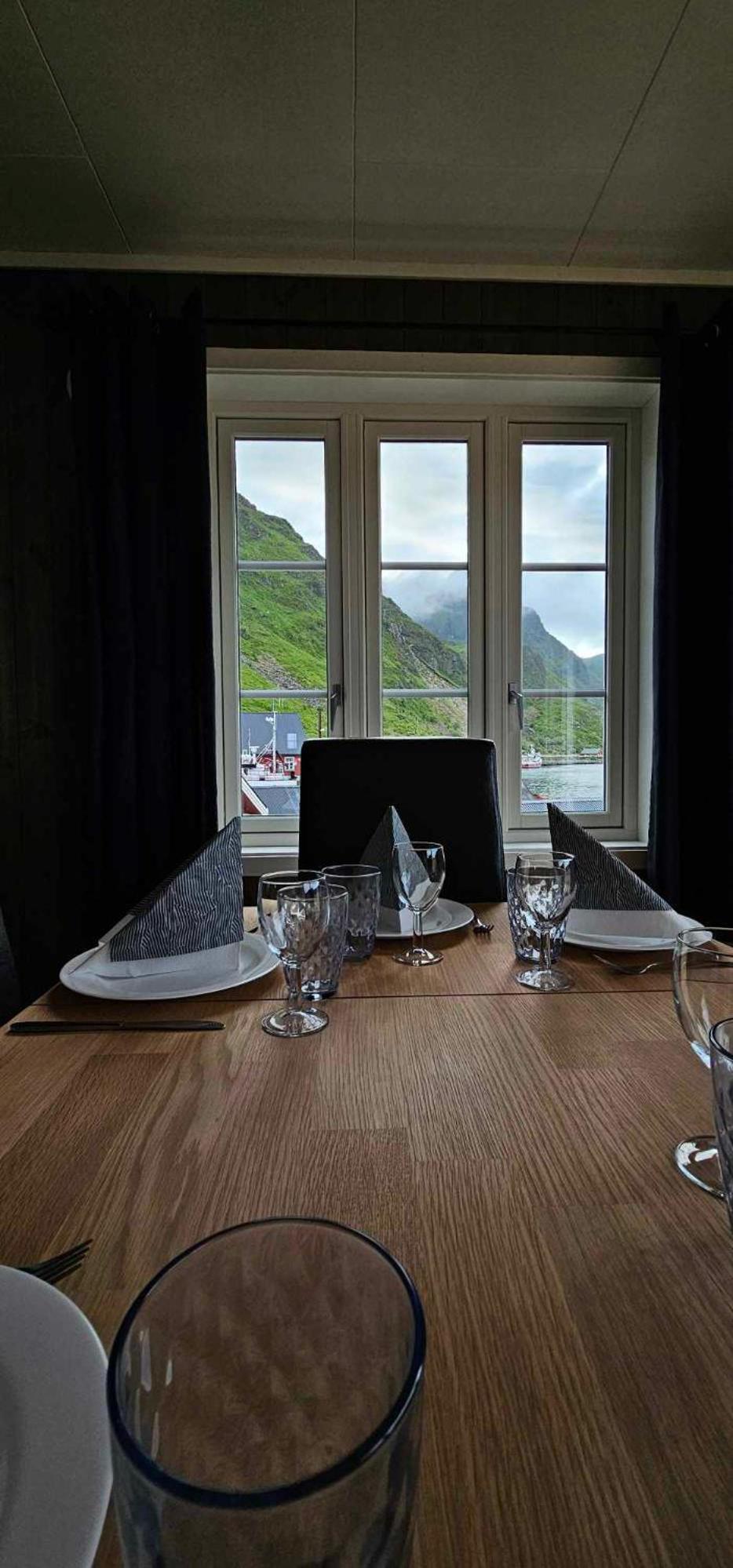 Large Apartment with View and Balcony - Photo 22