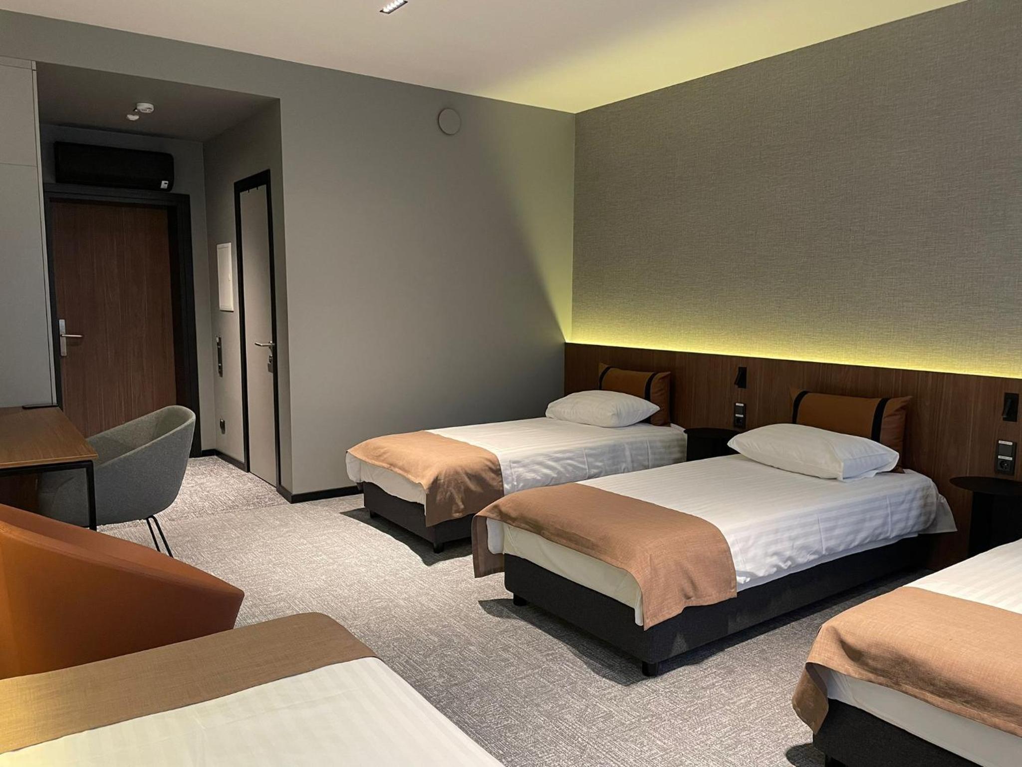 Standard Quadruple Room - Photo 3