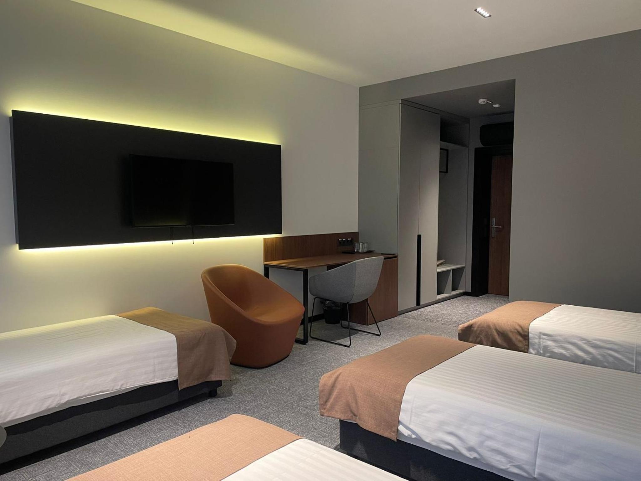 Standard Quadruple Room - Photo 5