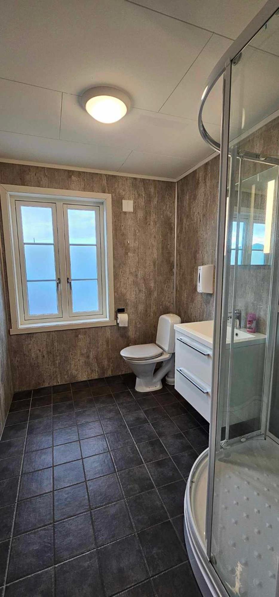 Large Apartment with View and Balcony - Photo 13