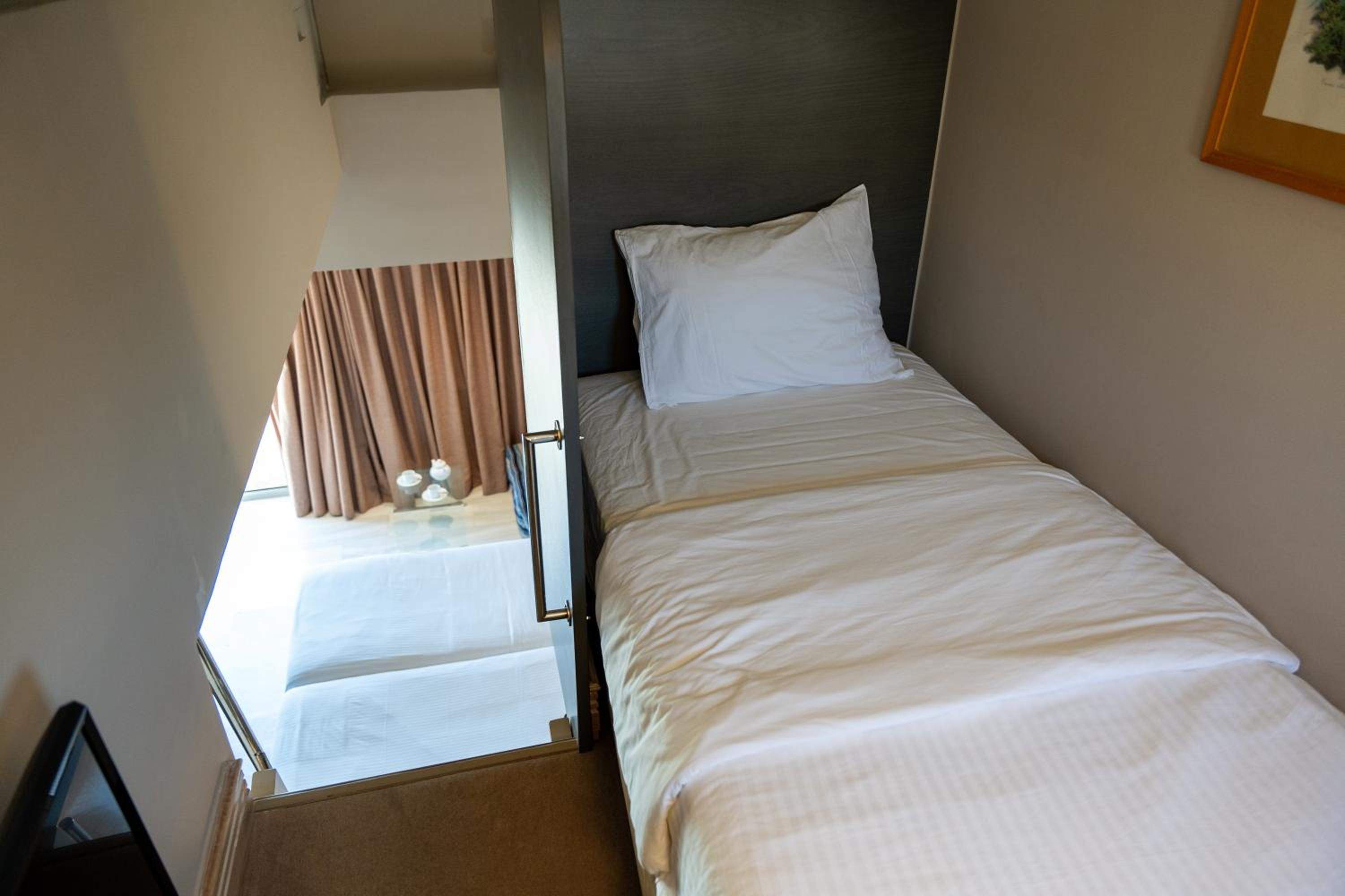Grand Suite with Panoramic Sea View - Photo 14