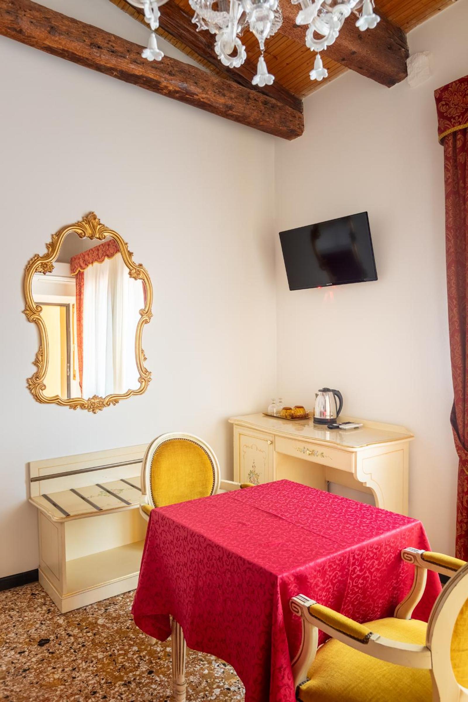 Superior Double Room photo 2