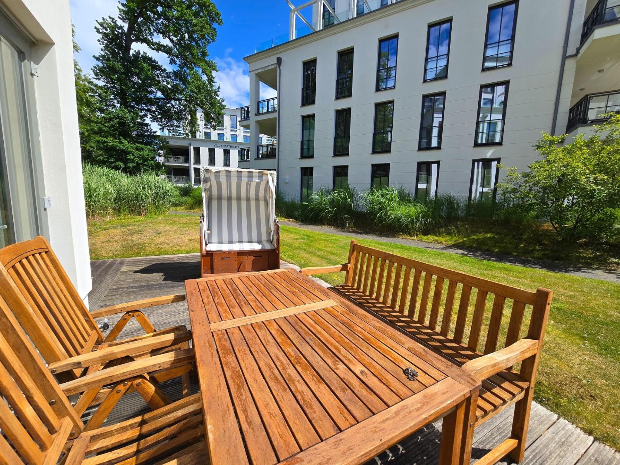 Apartment with Terrace photo 2