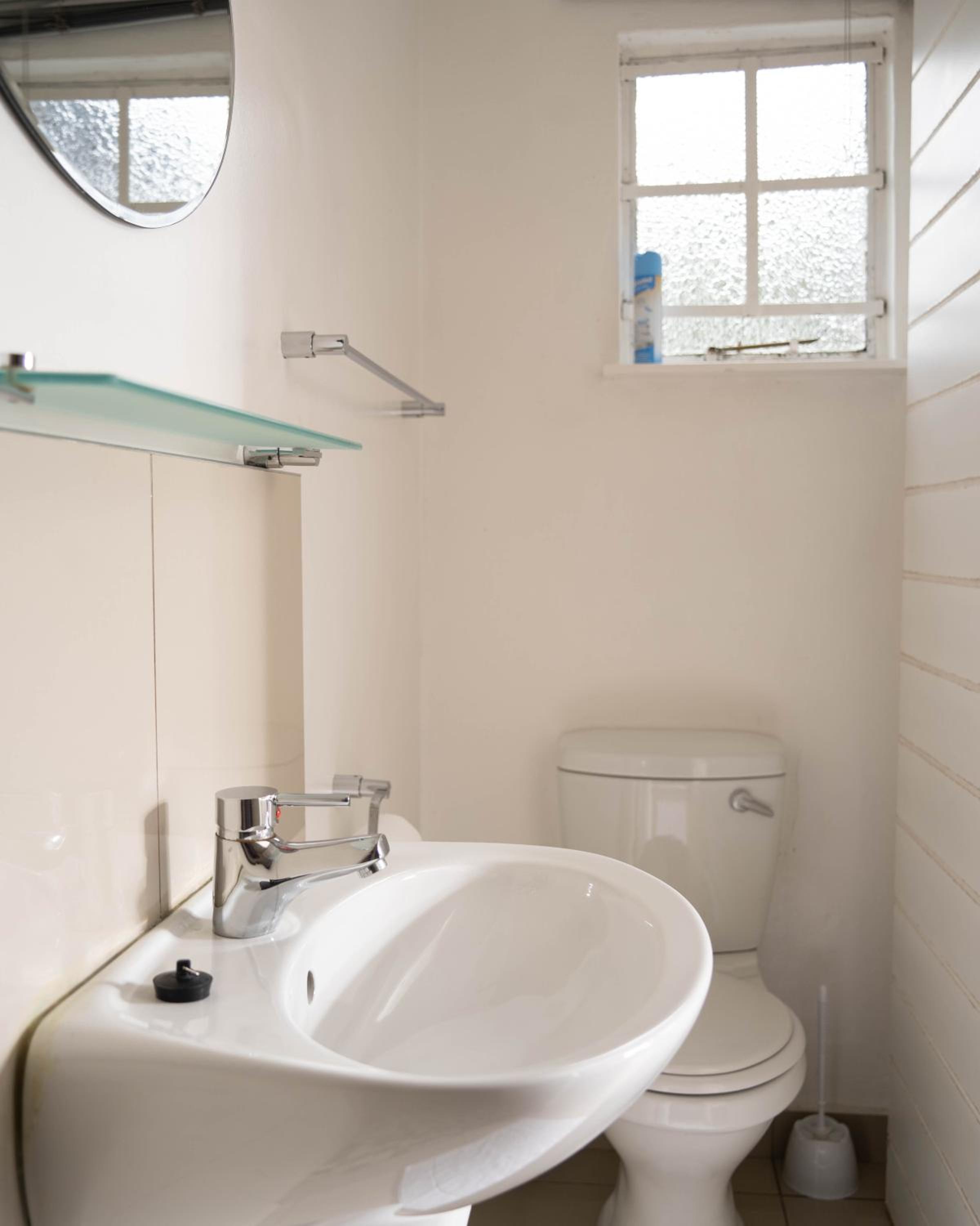 Essential Rooms - Photo 2