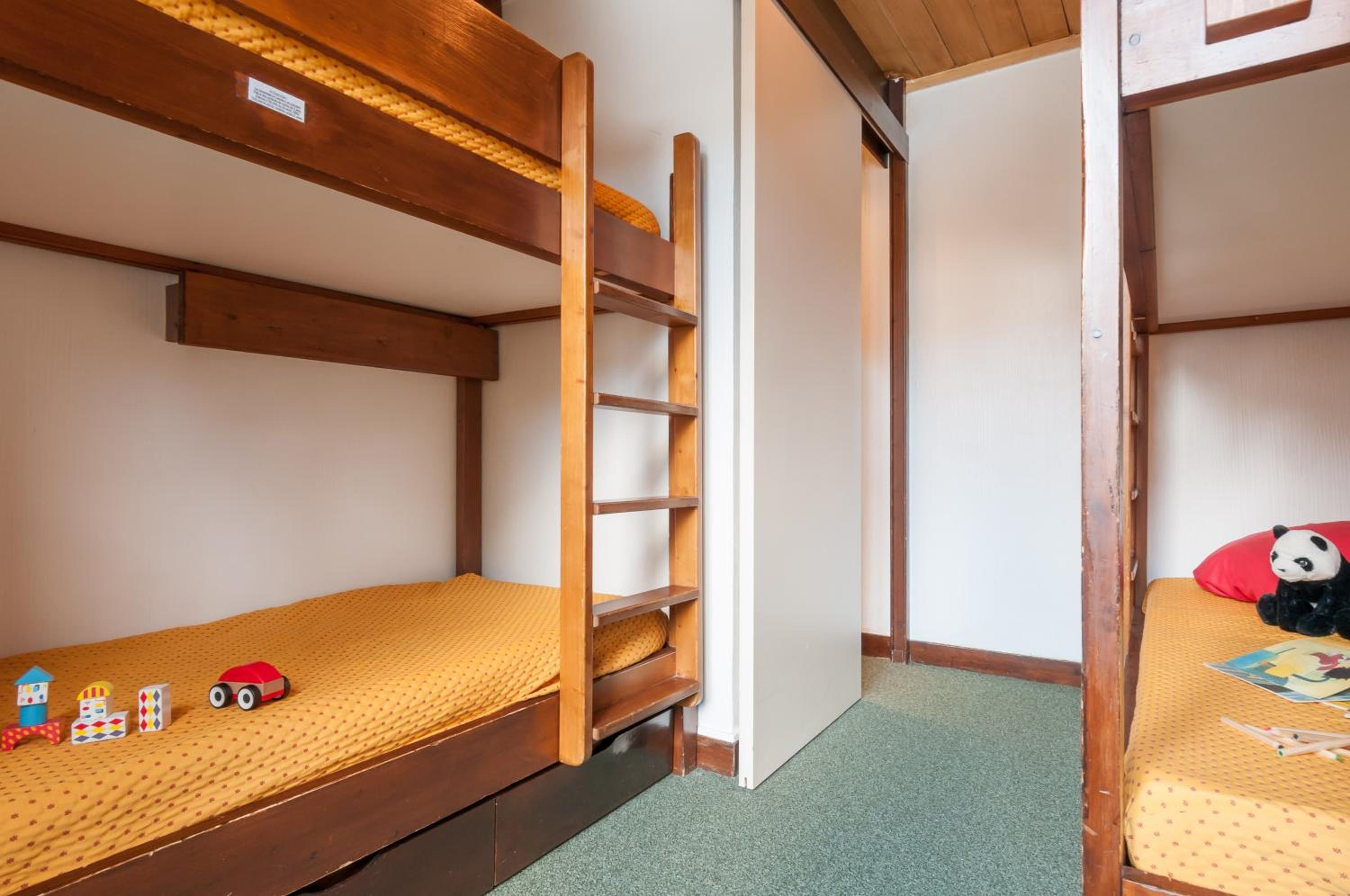 One-Bedroom Studio with Balcony (5 People) - Sunday photo 1