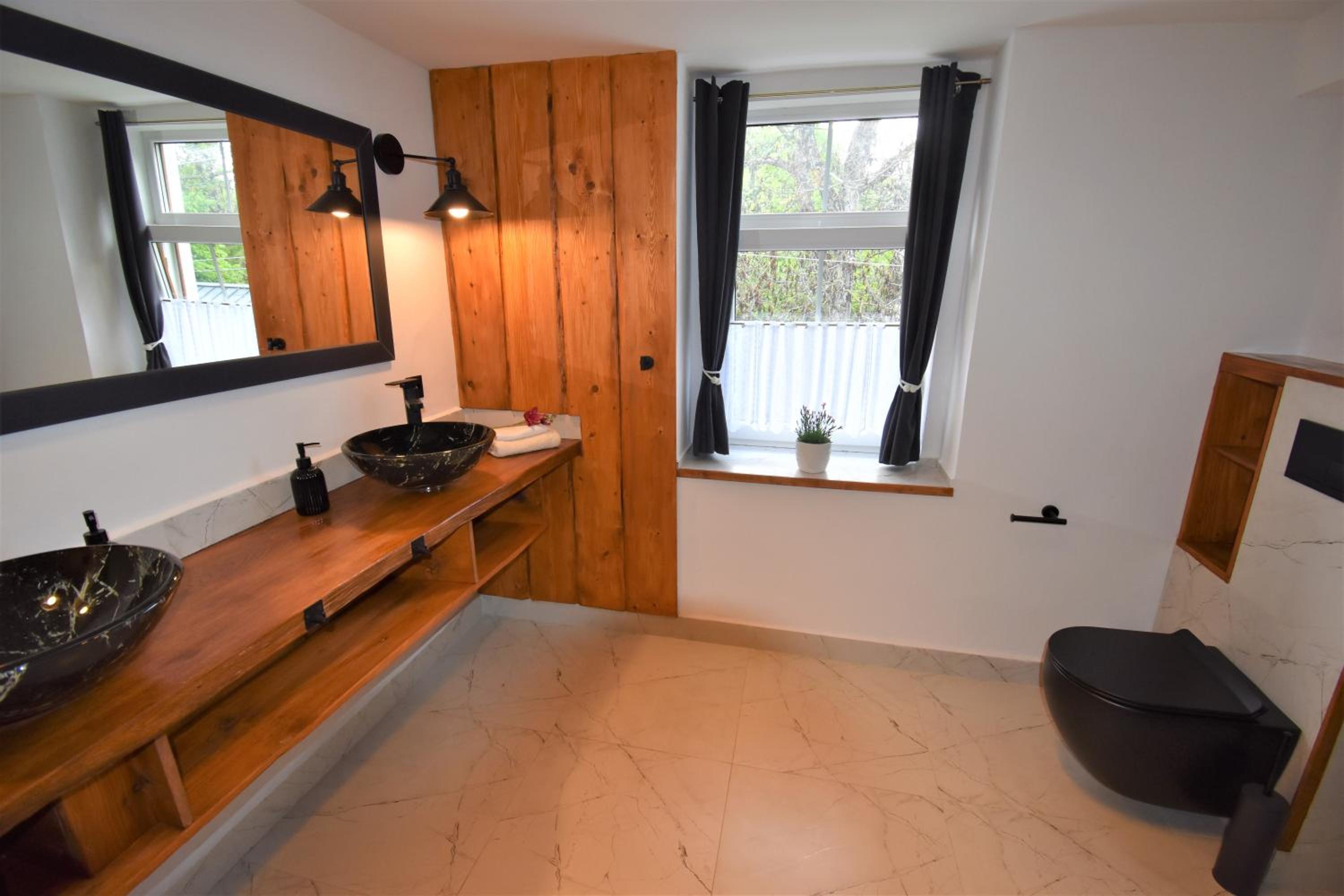 Villa photo 2