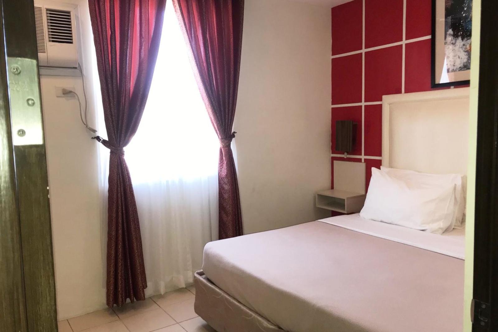Suite - Photo 1