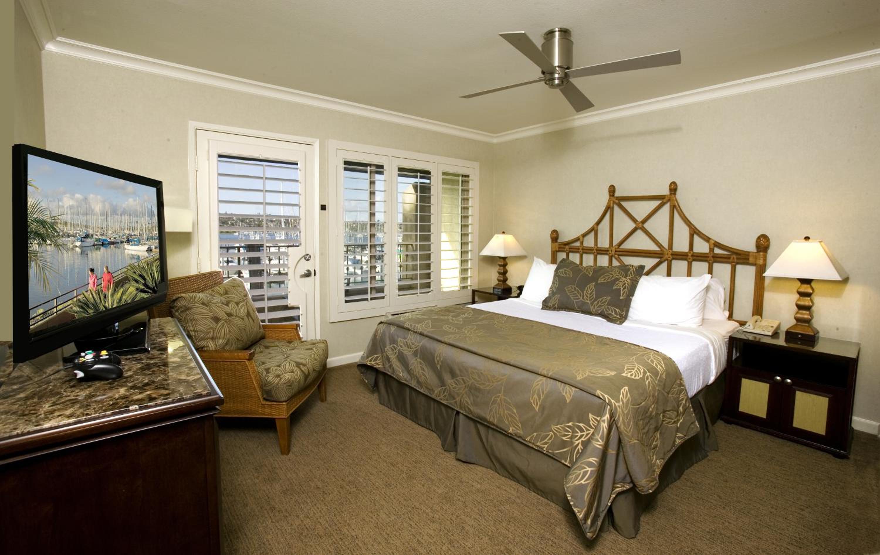 King Room with Bath Tub - Disability Access - Photo 4