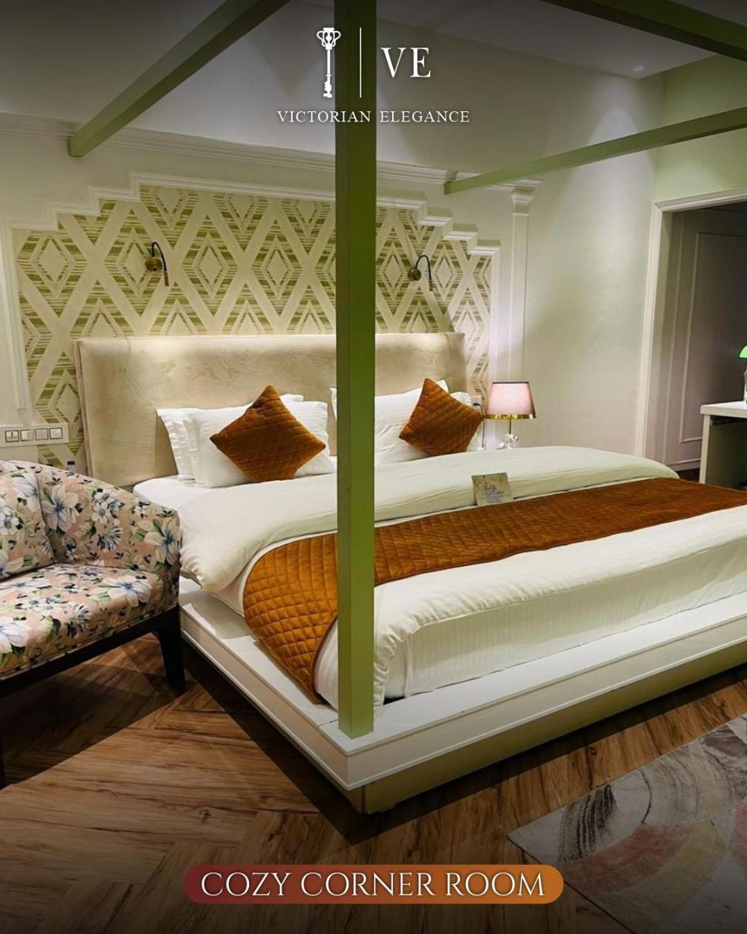 Deluxe King Room photo 1