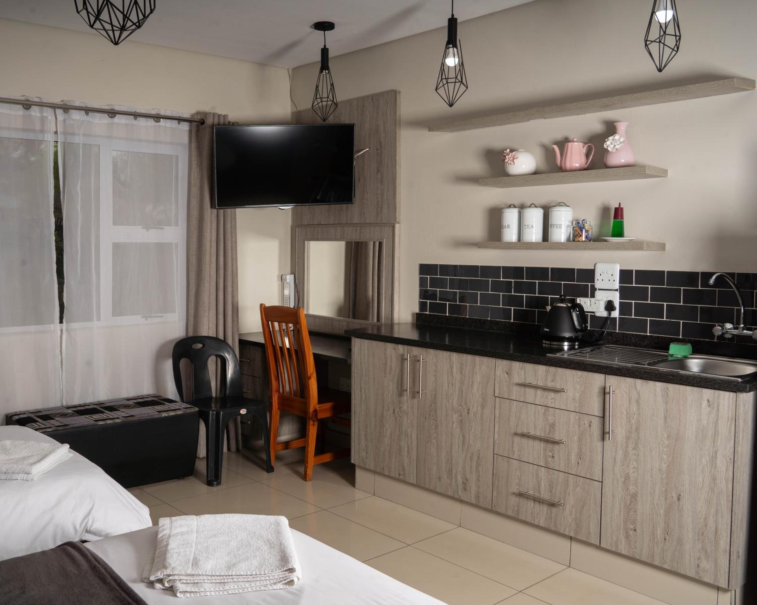 Double Room with Extra Bed - Photo 4