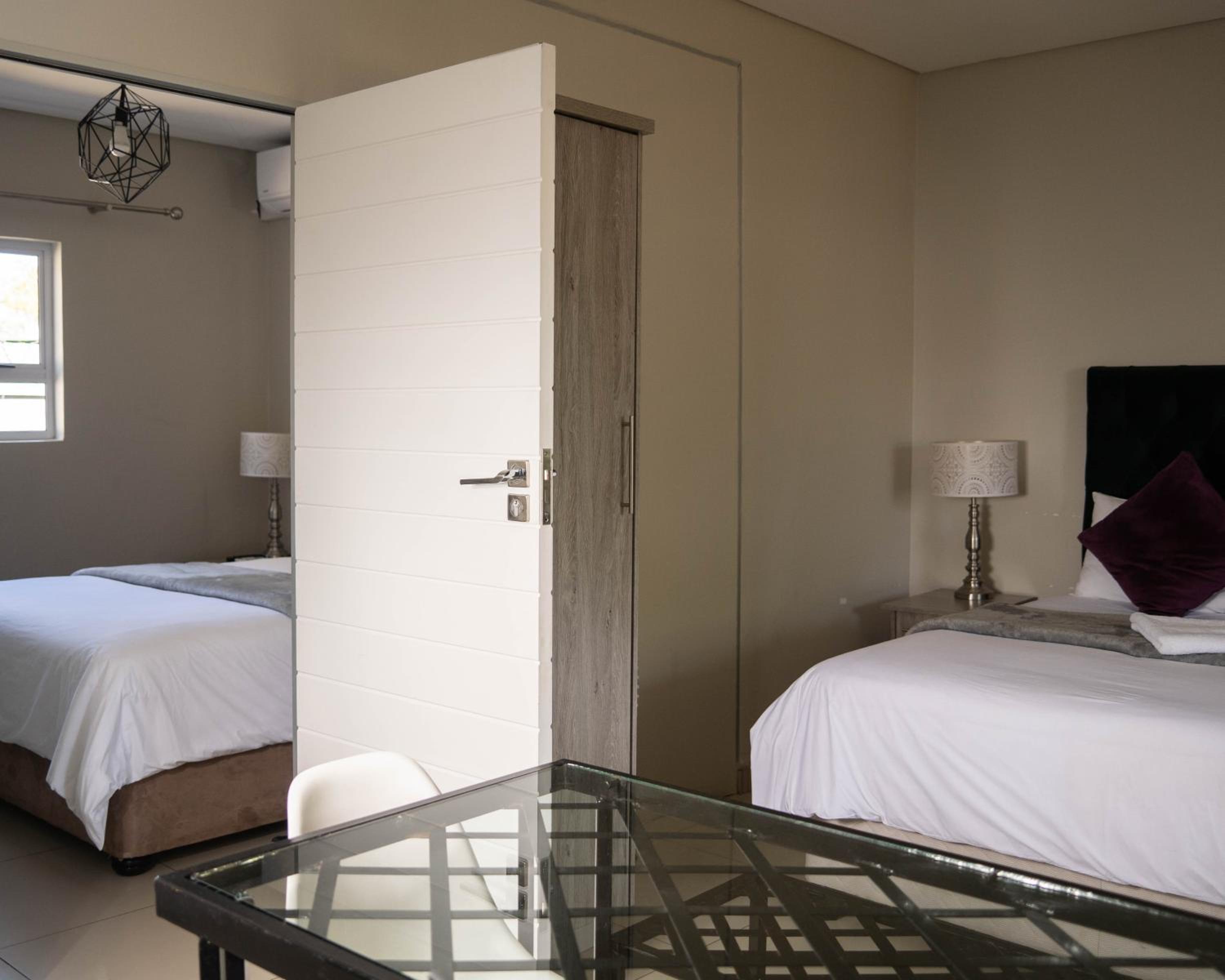 Double Room with Extra Bed - Photo 1