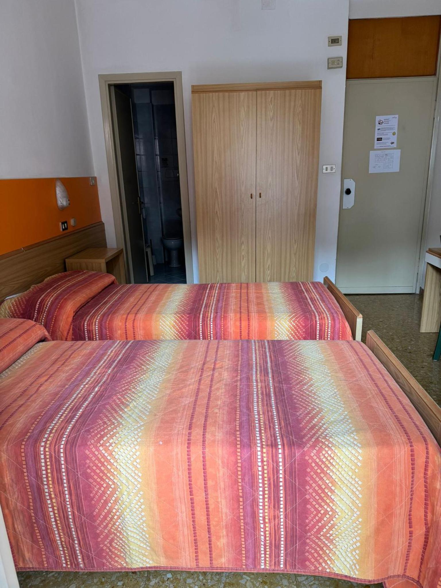 Double or Twin Room with Balcony photo 2