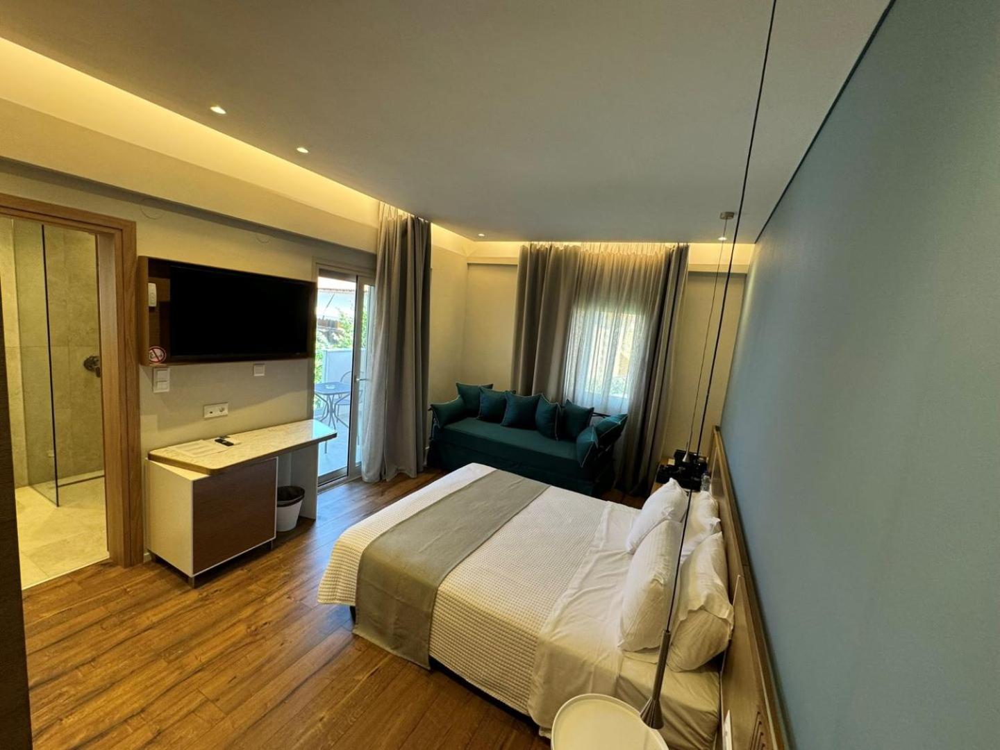 Studio with Garden View