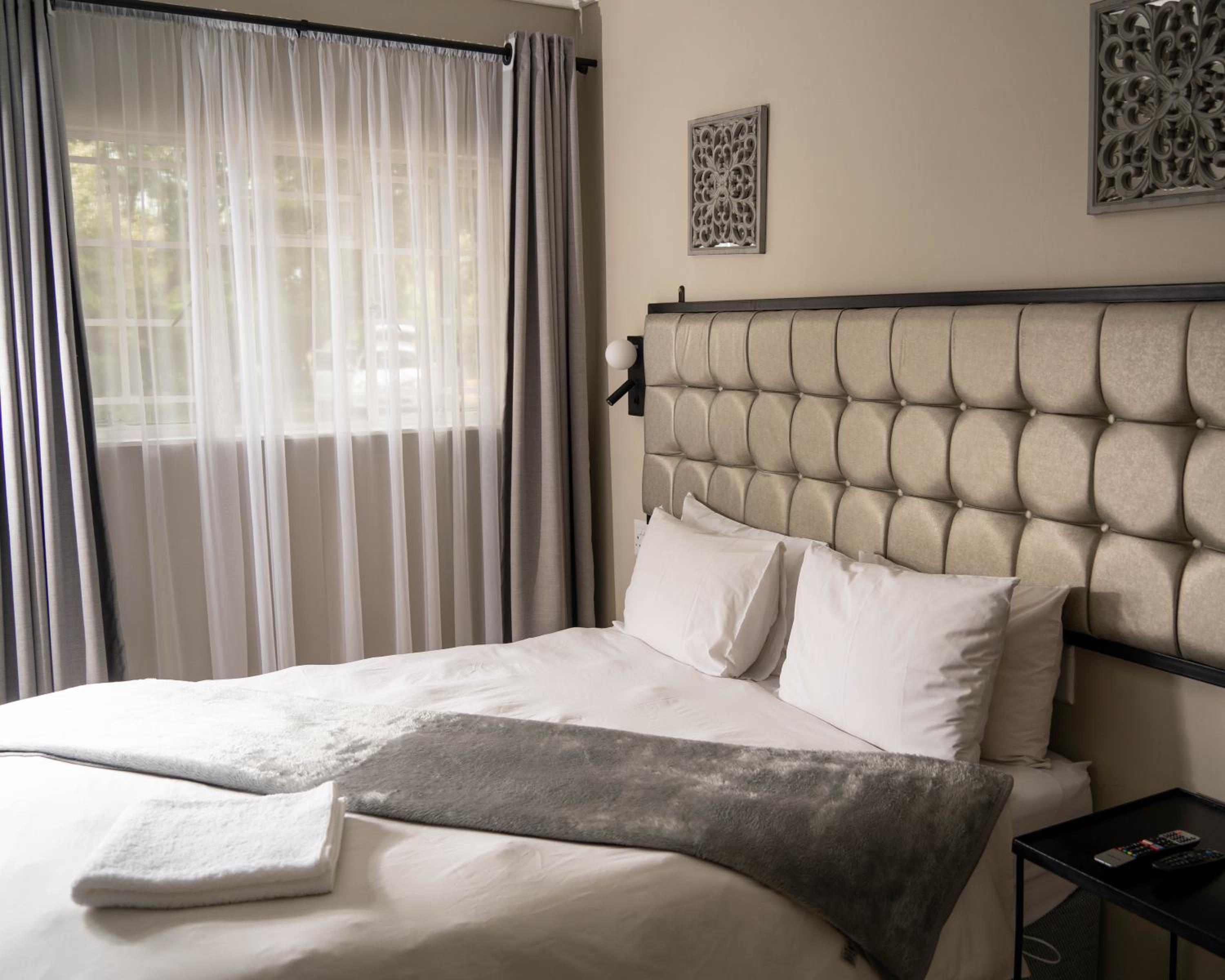 Deluxe Room - Photo 1