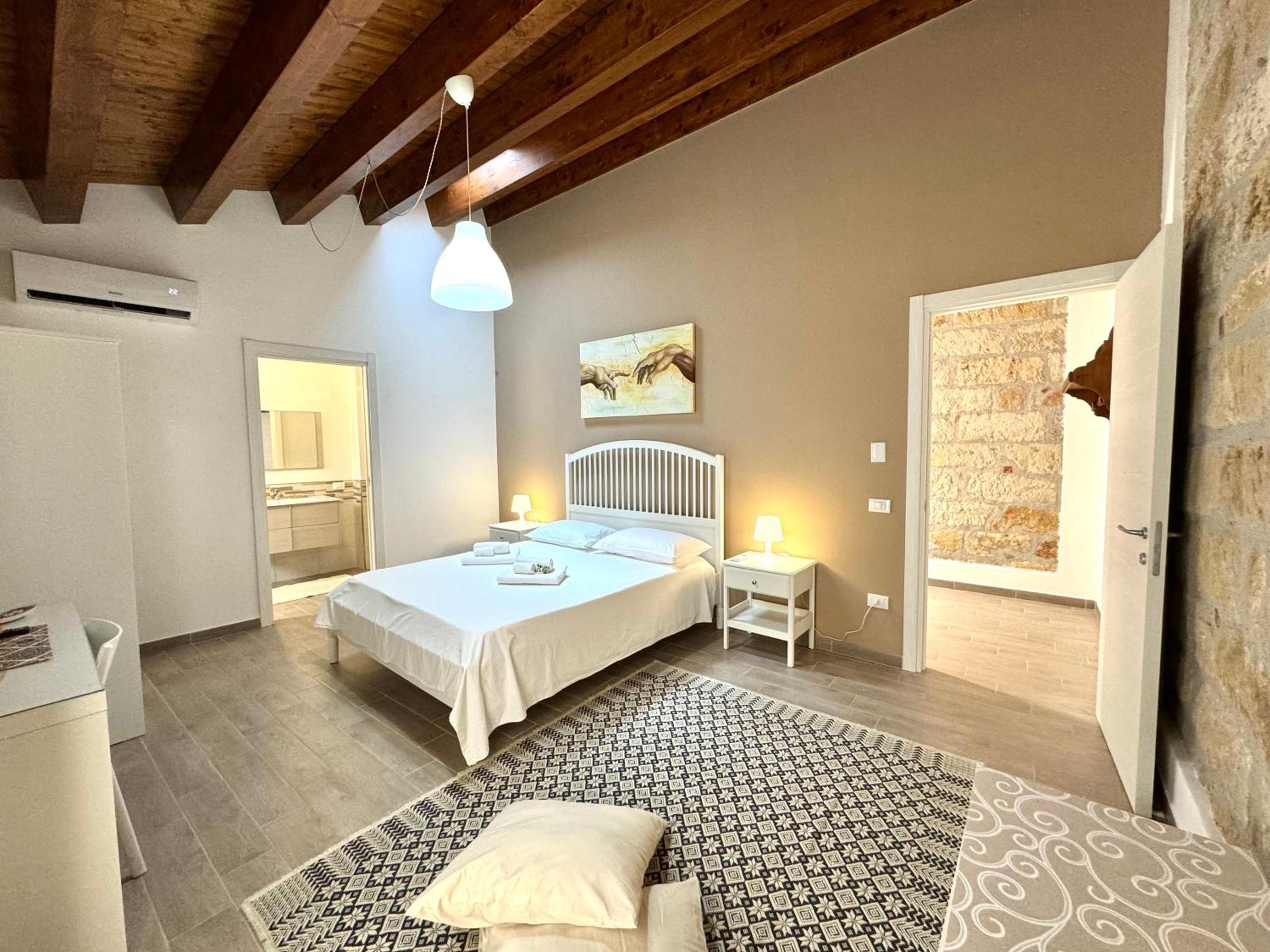 One-Bedroom Apartment With Terrace photo 2