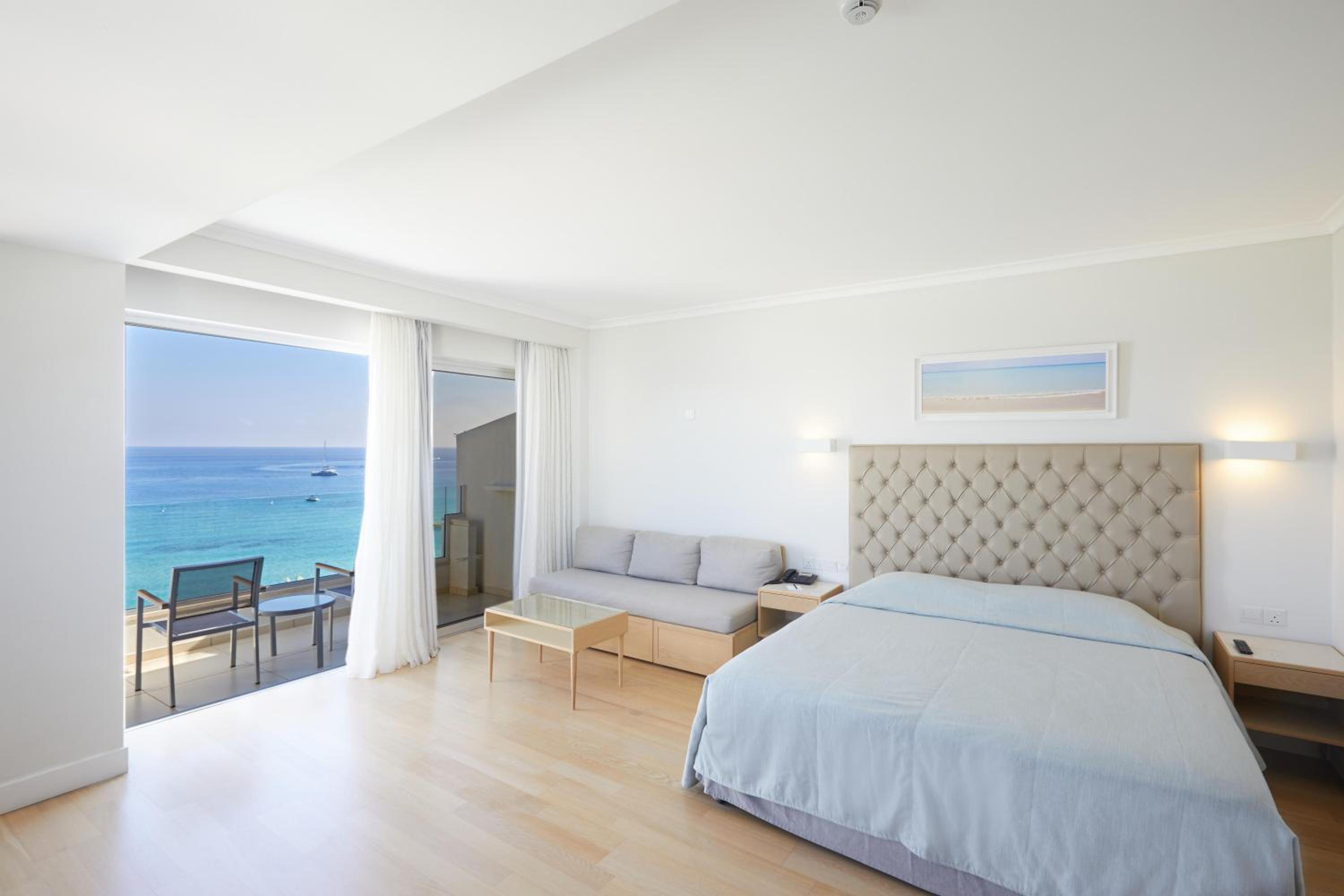 Junior Suite with Sea View photo 3